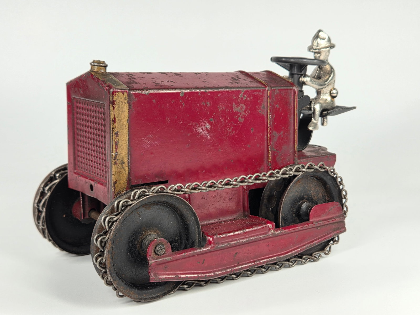 KINGSBURY PRESSED STEEL WIND UP TRACTOR (1 of 5)