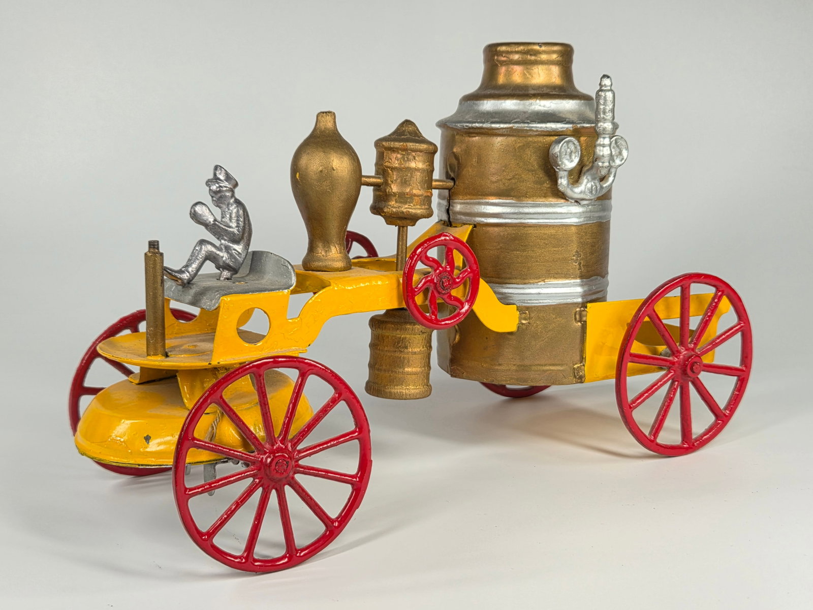 RESTORED KINGSBURY PRESSED STEEL WIND UP FIRE PUMPER (1 of 5)
