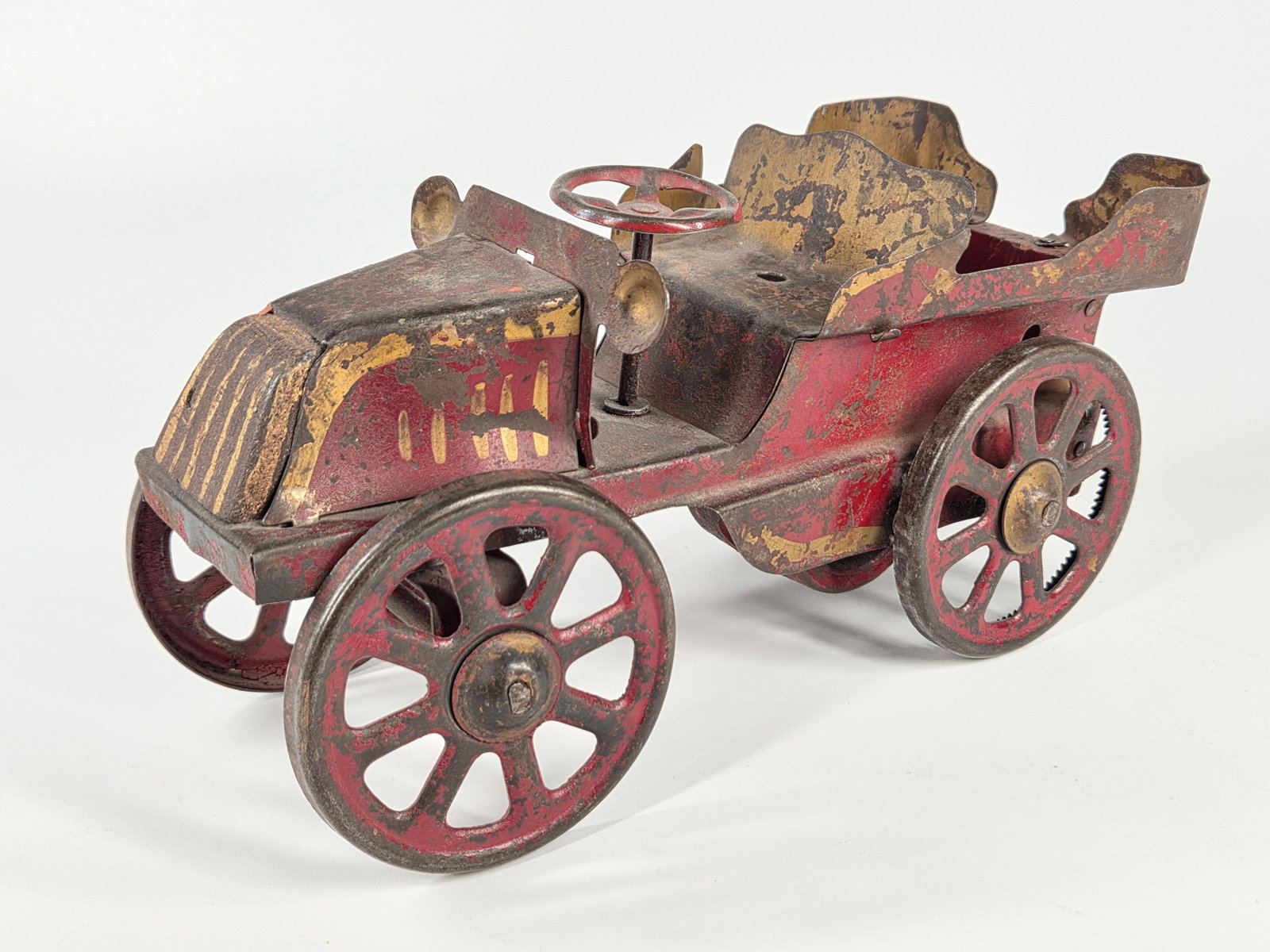 ANTIQUE DAYTON SCHIEBLE HILL CLIMBER OPEN TOURING CAR: REMAINS IN FAIR CONDITION, SHOWING TYPICAL WEAR THROUGHOUT.
