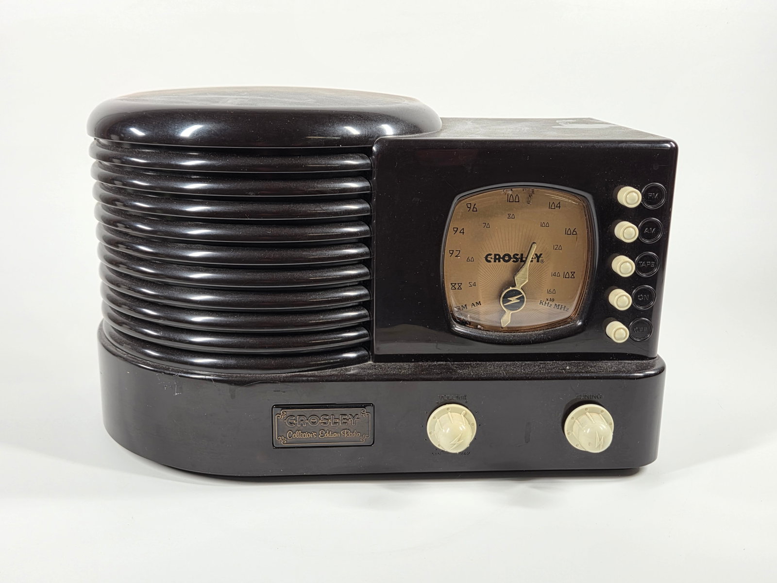 CROSLEY DECO CR-1 COLLECTOR'S EDITION RADIO AM/FM CASSETTE: REMAINS IN VERY GOOD, CLEAN CONDITION WITH FEW MARKS