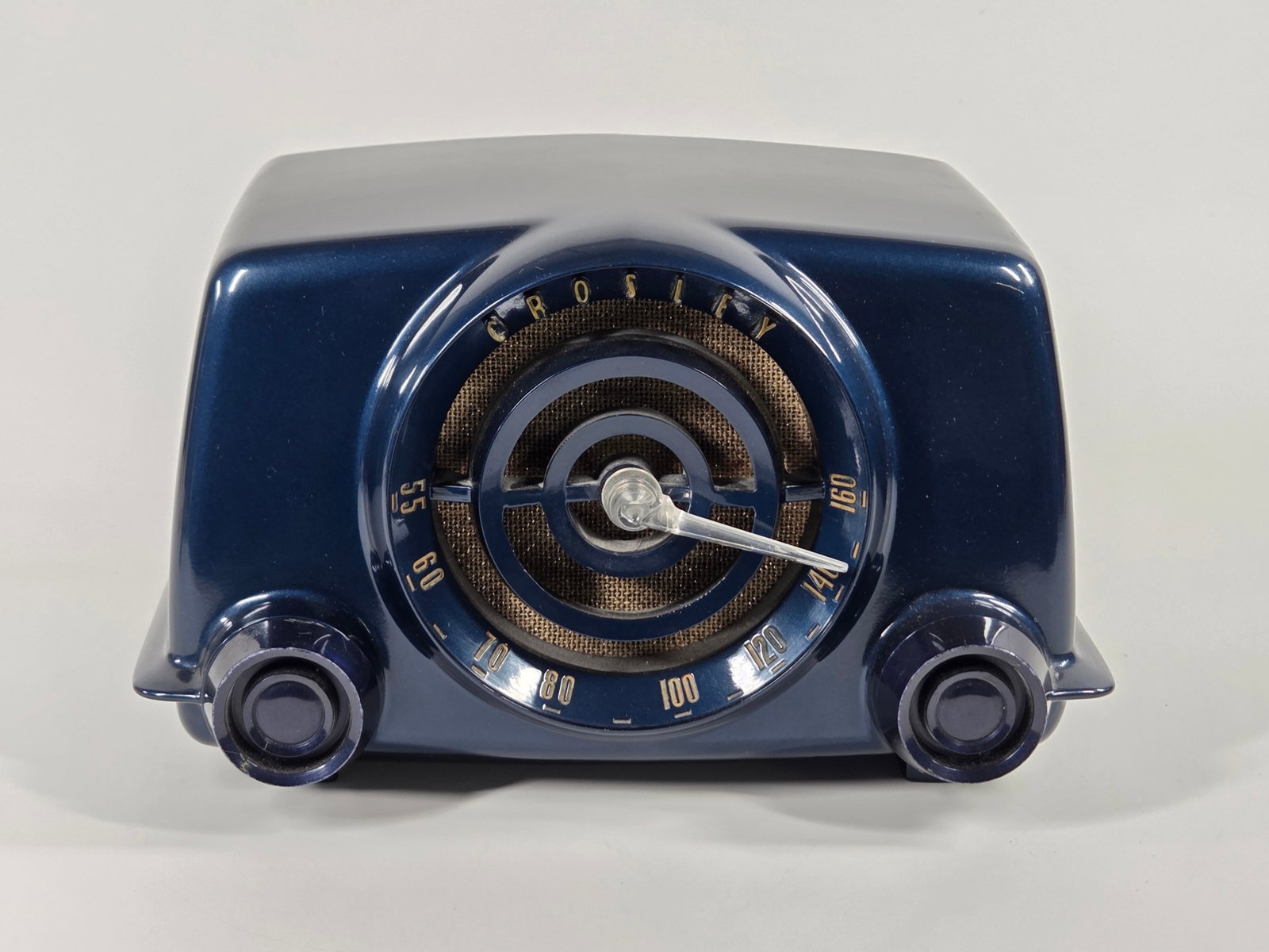 CROSLEY DYNAMIC BULLSEYE 11-101U BAKELITE TUBE RADIO: REMAINS IN FAIR-GOOD CONDITION - BREAK REPAIR AT BACK RIGHT BOTTOM CORNER