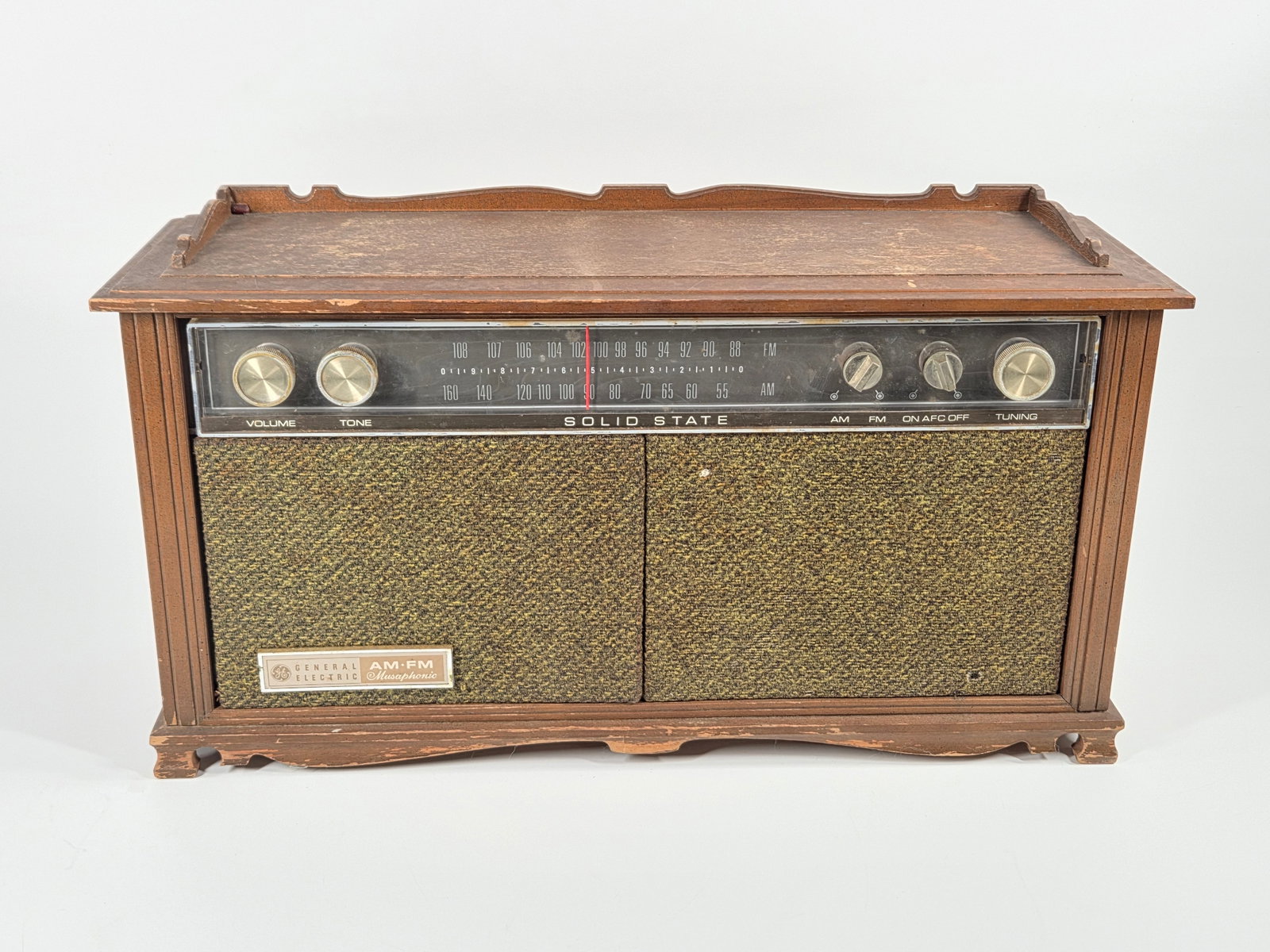 GENERAL ELECTRIC MUSAPHONIC WOOD CASE AM/FM RADIO (1 of 5)