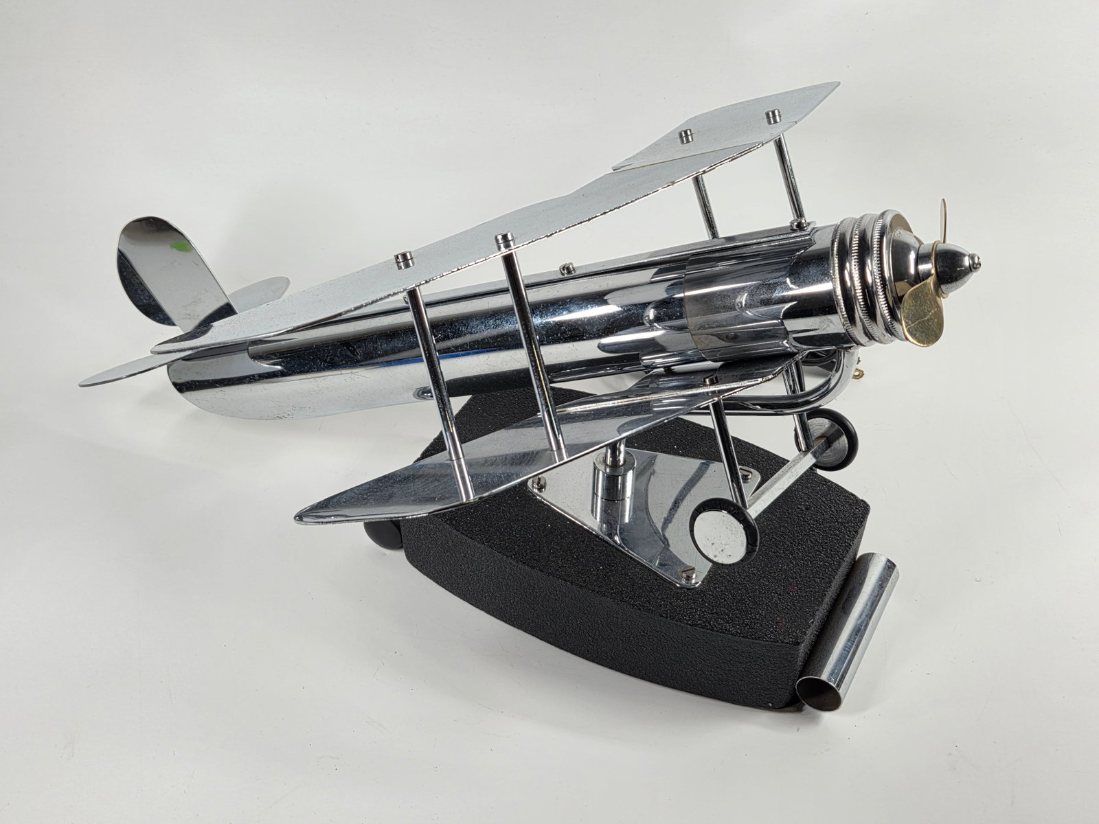 SHINY CHROME AIRPLANE BIPLANE ELECTRIC DESK LAMP: PLANE REMAINS IN VERY GOOD CONDITION ON BLACK WRINKLE BASE