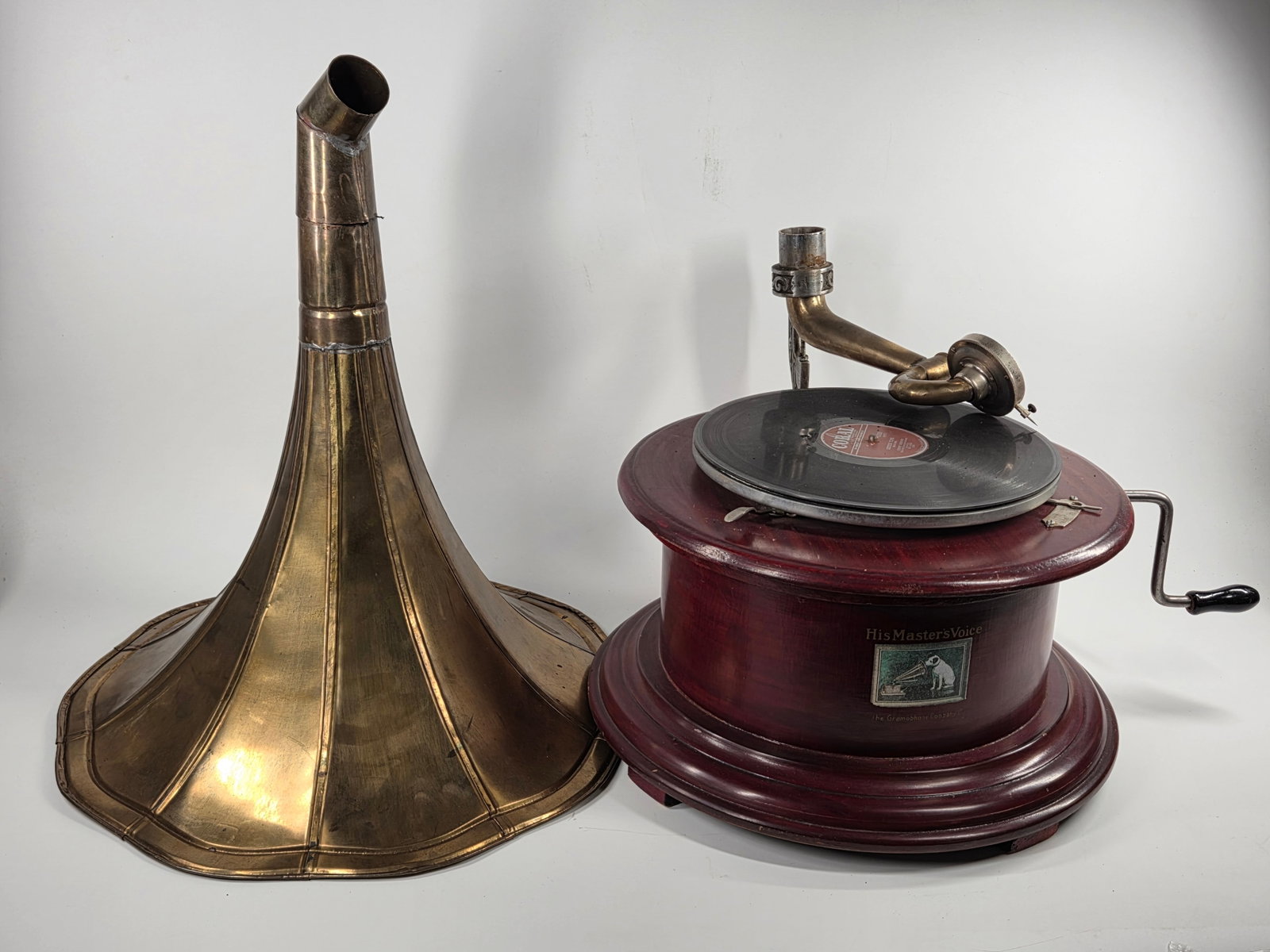 RCA WOOD BASE GRAMOPHONE W/ BRASS MORNING GLORY HORN (1 of 8)