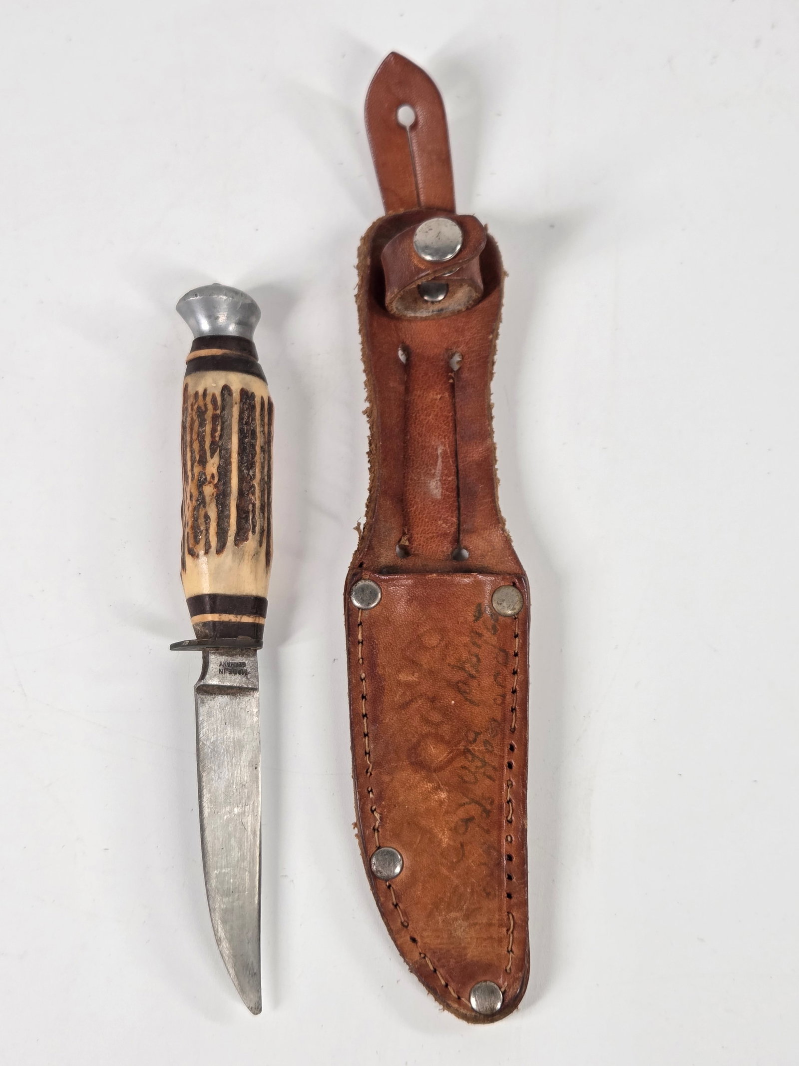 SOLINGEN GERMANY FIXED BLADE STAG HANDLE KNIFE IN SHEATH: REMAINS IN GOOD CONDITION WITH GENERAL WEAR - SHARPENING LOSS