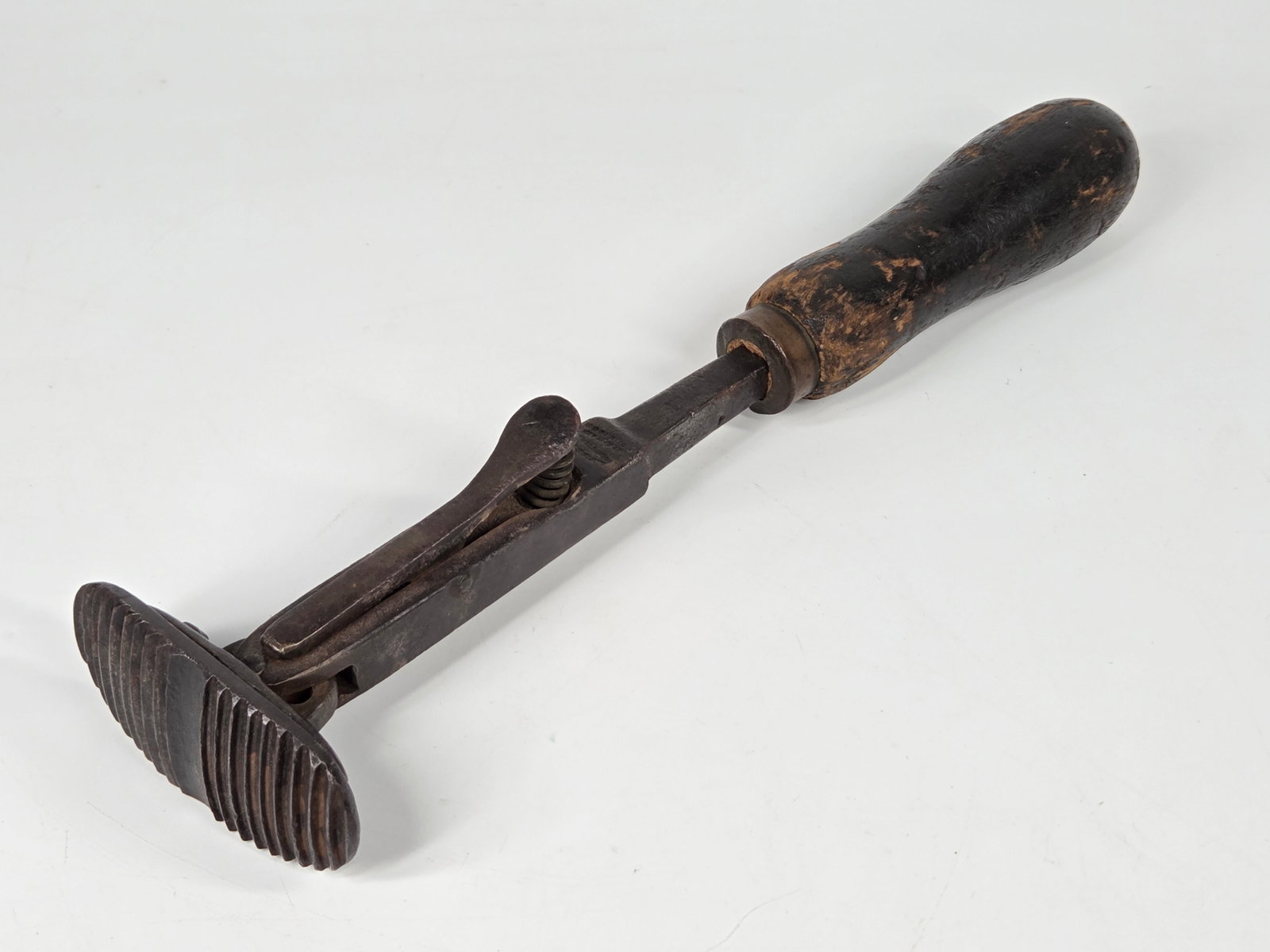 ANTIQUE COBBLER'S INDEXING HEAD SHOE PEG RASP A. WISEMAN (1 of 5)