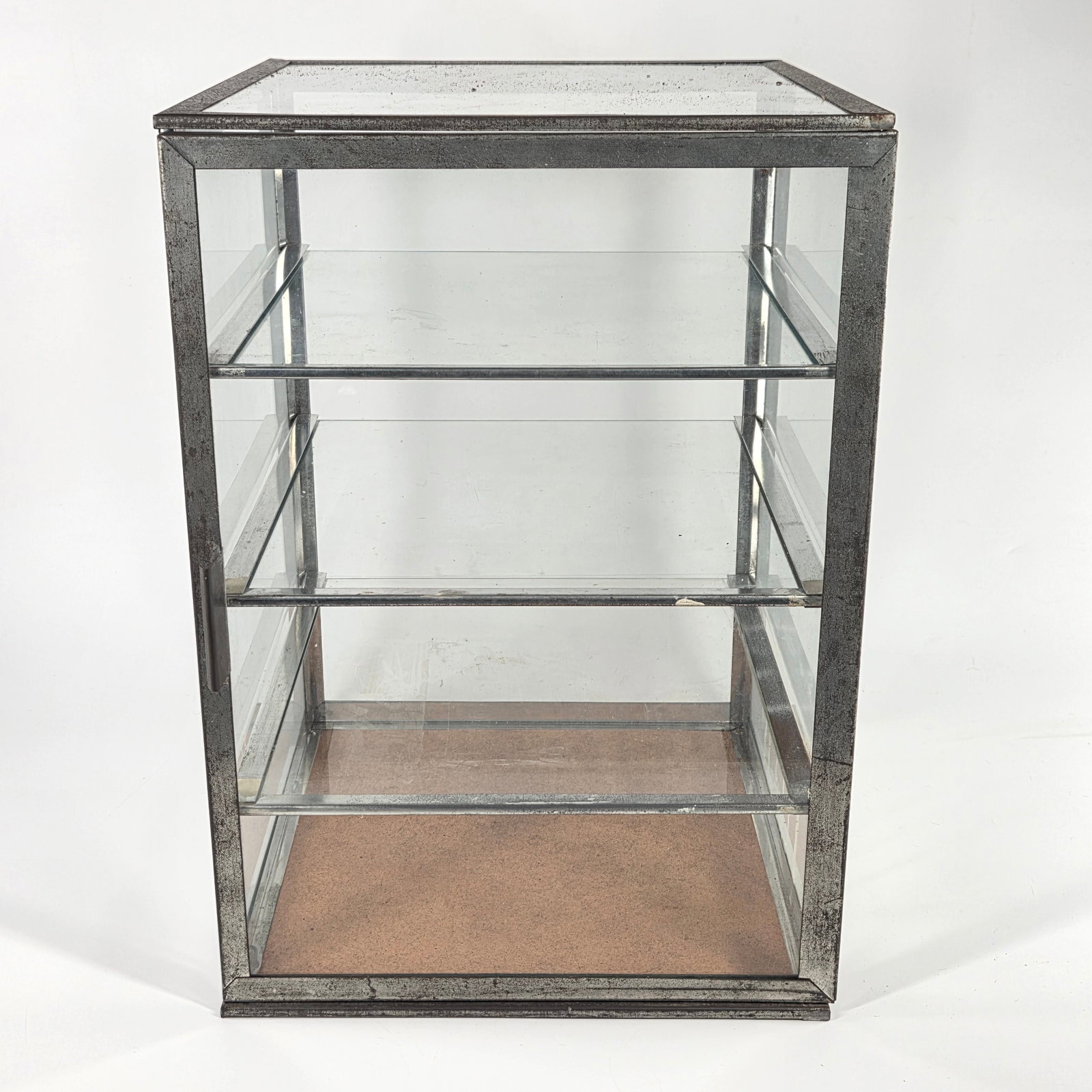 VINTAGE COUNTERTOP GLASS & METAL SHOWCASE W/ SHELVES (1 of 4)