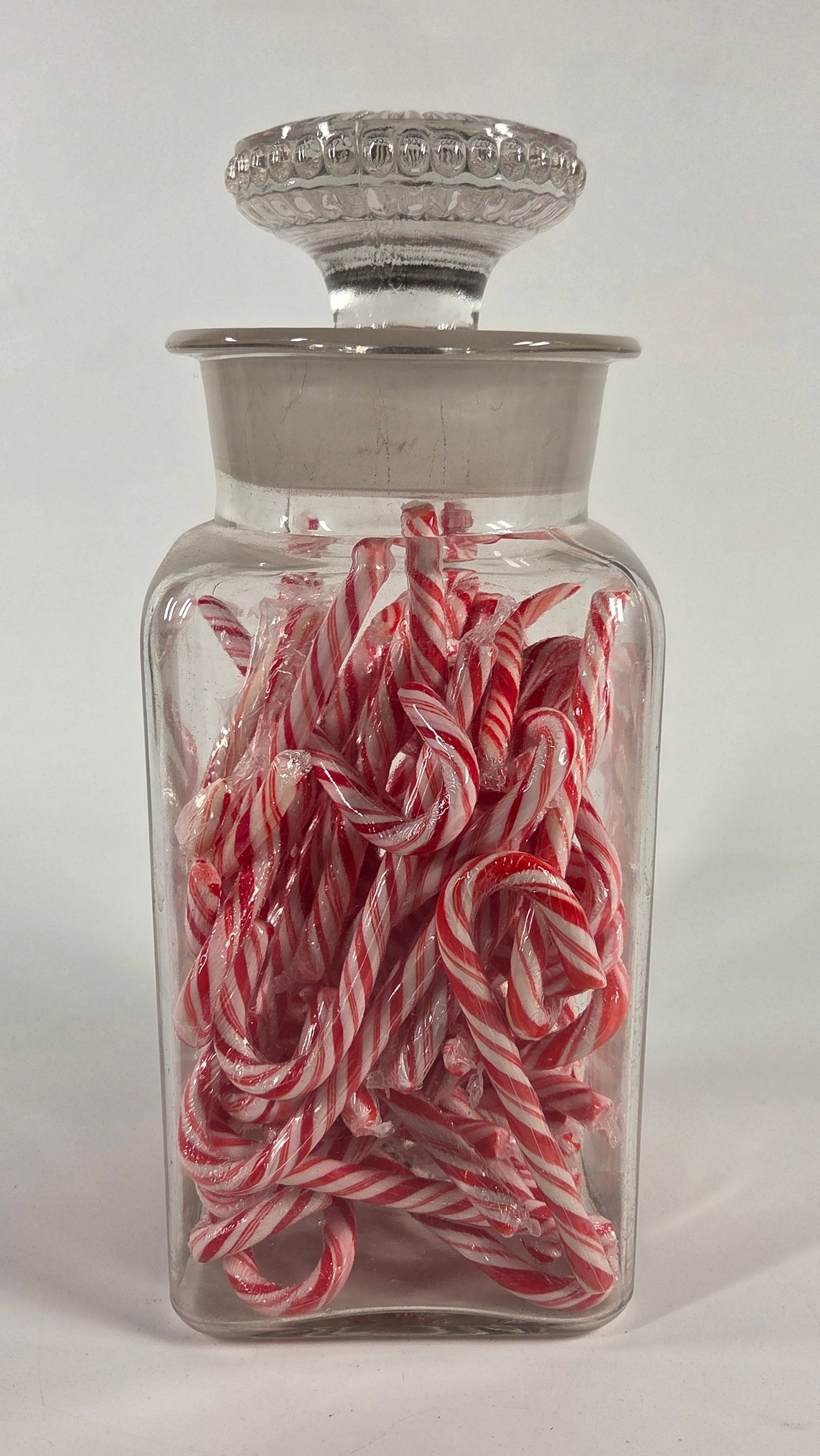 CLEAR GLASS APOTHECARY CANDY JAR WITH PATTERNED GLASS LID (1 of 5)