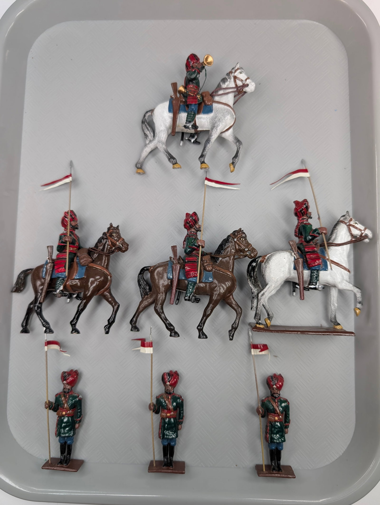 SET OF HAND PAINTED LEAD SOLDIERS: ALL REMAIN IN GOOD CONDITION, SHOWING SOME TYPICAL PAINT WEAR.