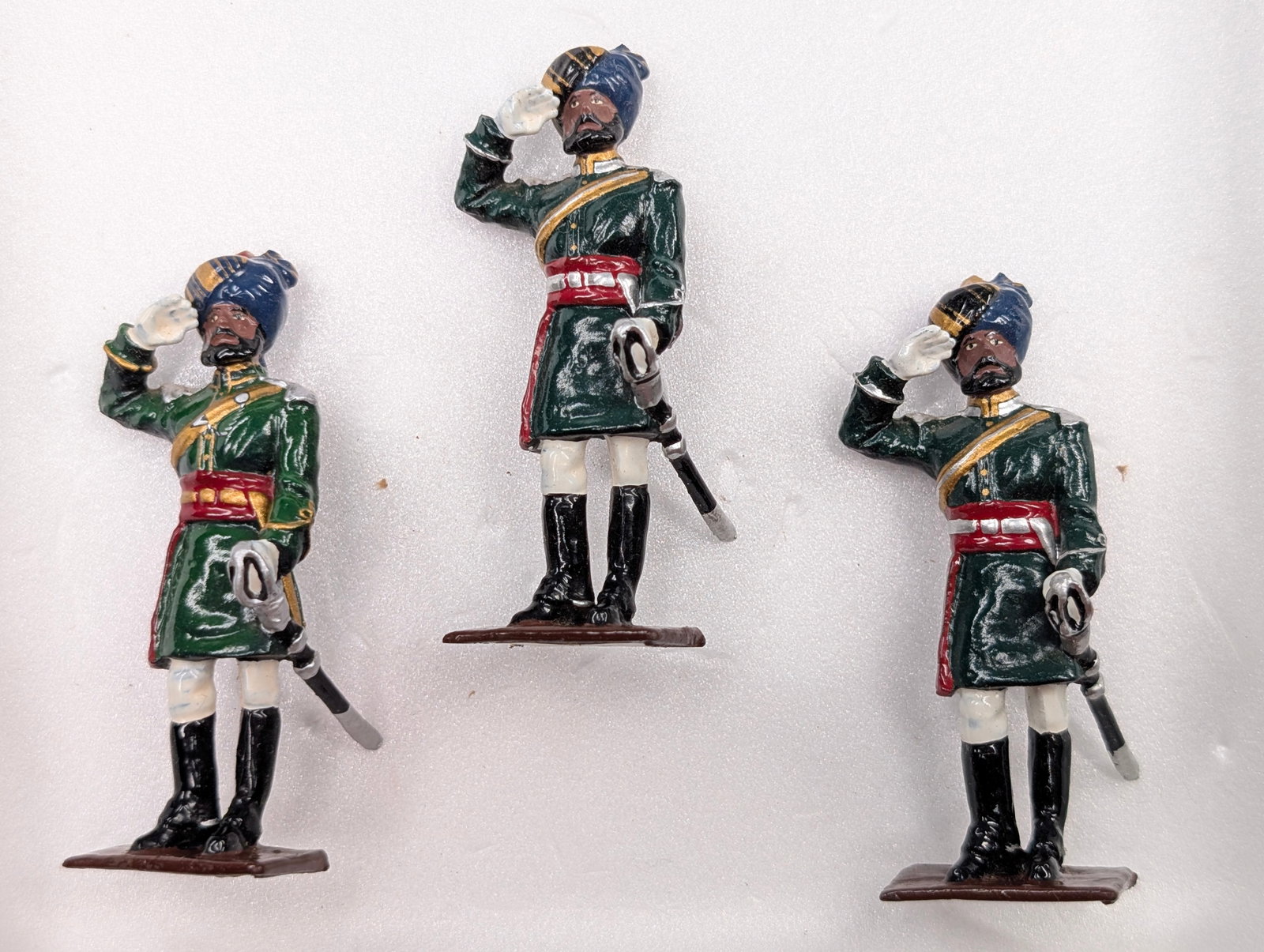 SET OF HAND PAINTED LEAD SOLDIERS: ALL REMAIN IN GOOD CONDITION, SHOWING SOME TYPICAL PAINT WEAR.