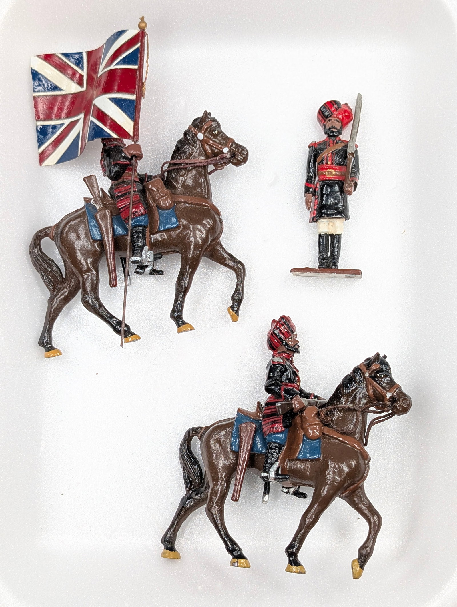 SET OF HAND PAINTED LEAD SOLDIERS: ALL REMAIN IN GOOD CONDITION, SHOWING SOME TYPICAL PAINT WEAR.