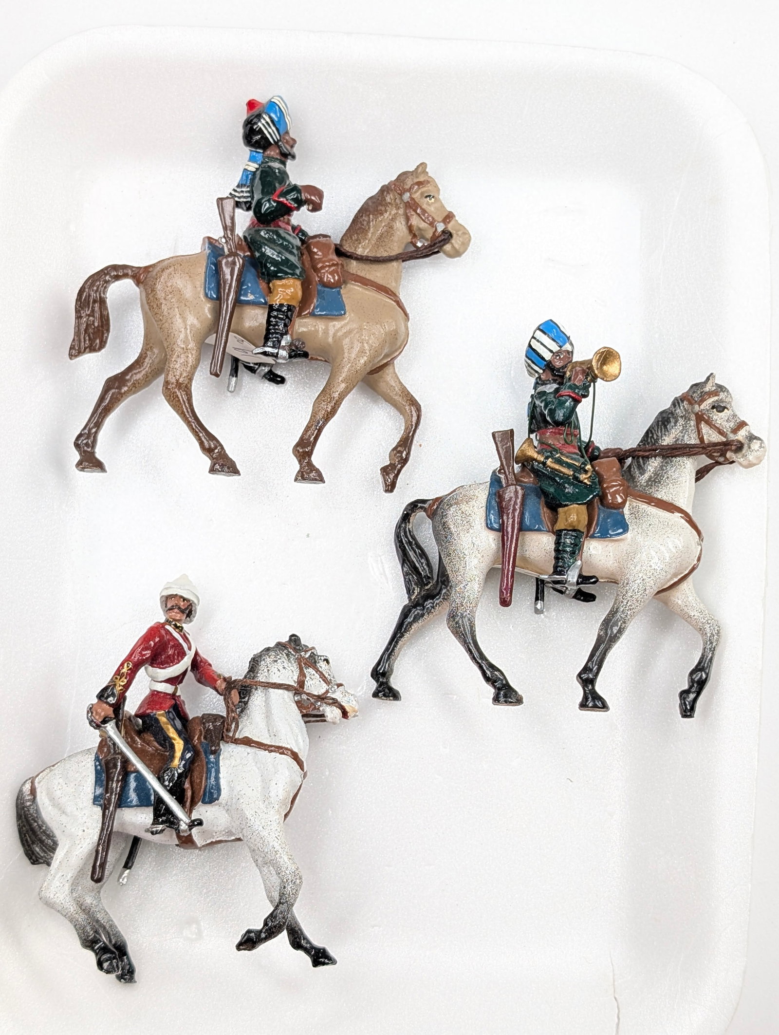SET OF HAND PAINTED LEAD SOLDIERS: ALL REMAIN IN GOOD CONDITION, SHOWING SOME TYPICAL PAINT WEAR.