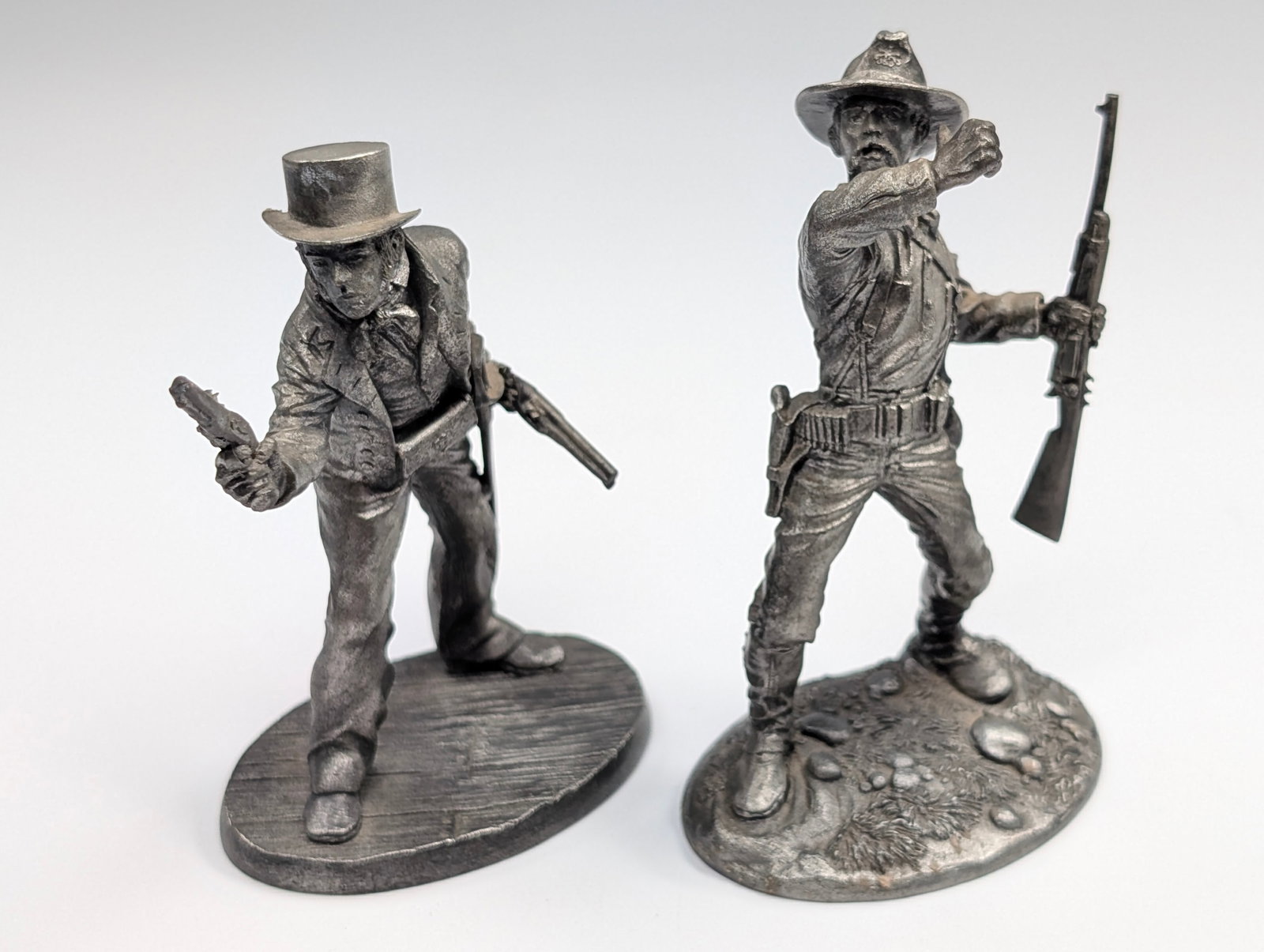 PAIR OF KIRK PEWTER US MILITARY SOLDIERS: BOTH REMAIN IN GOOD CONDITION, SHOWING SOME LIGHT TYPICAL WEAR.