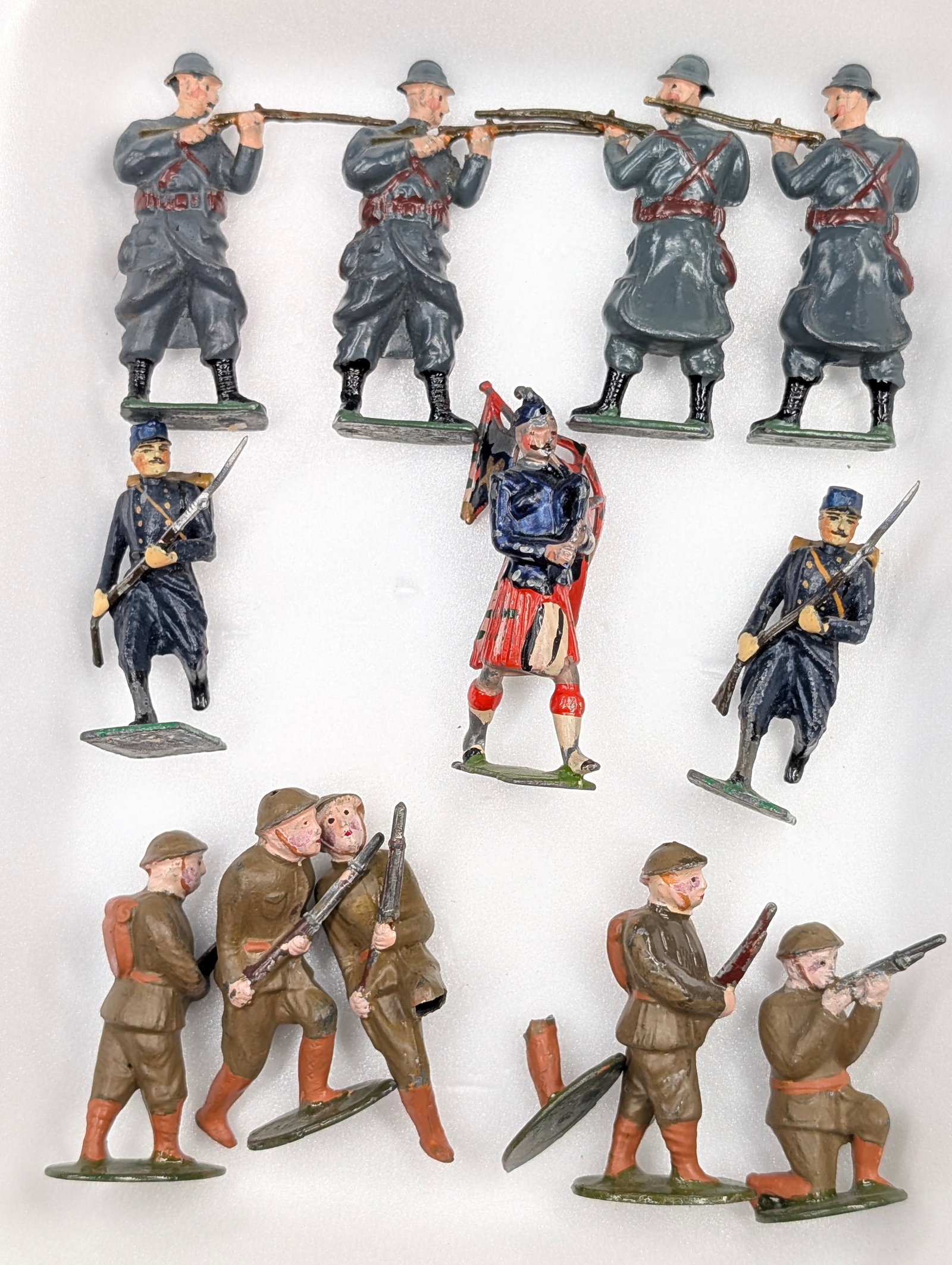 VARIOUS BRAND HAND PAINTED LEAD SOLDIERS: ALL REMAIN IN FAIR TO GOOD CONDITION, SHOWING WEAR.