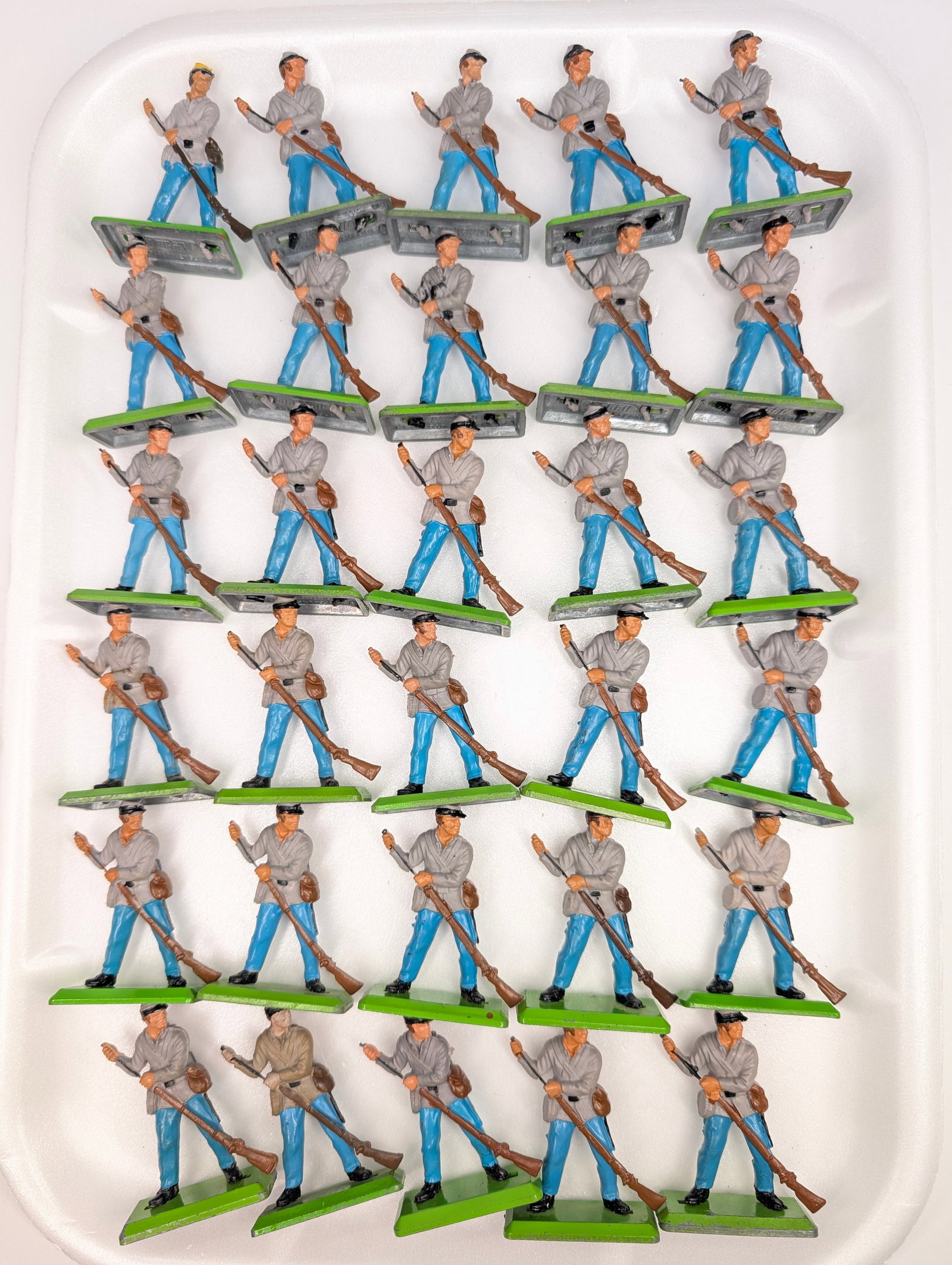 VARIOUS BRITAIN DEETAIL CIVIL WAR SOLDIERS: ALL REMAIN IN VERY GOOD CONDITION, SHOWING SOME TYPICAL WEAR.