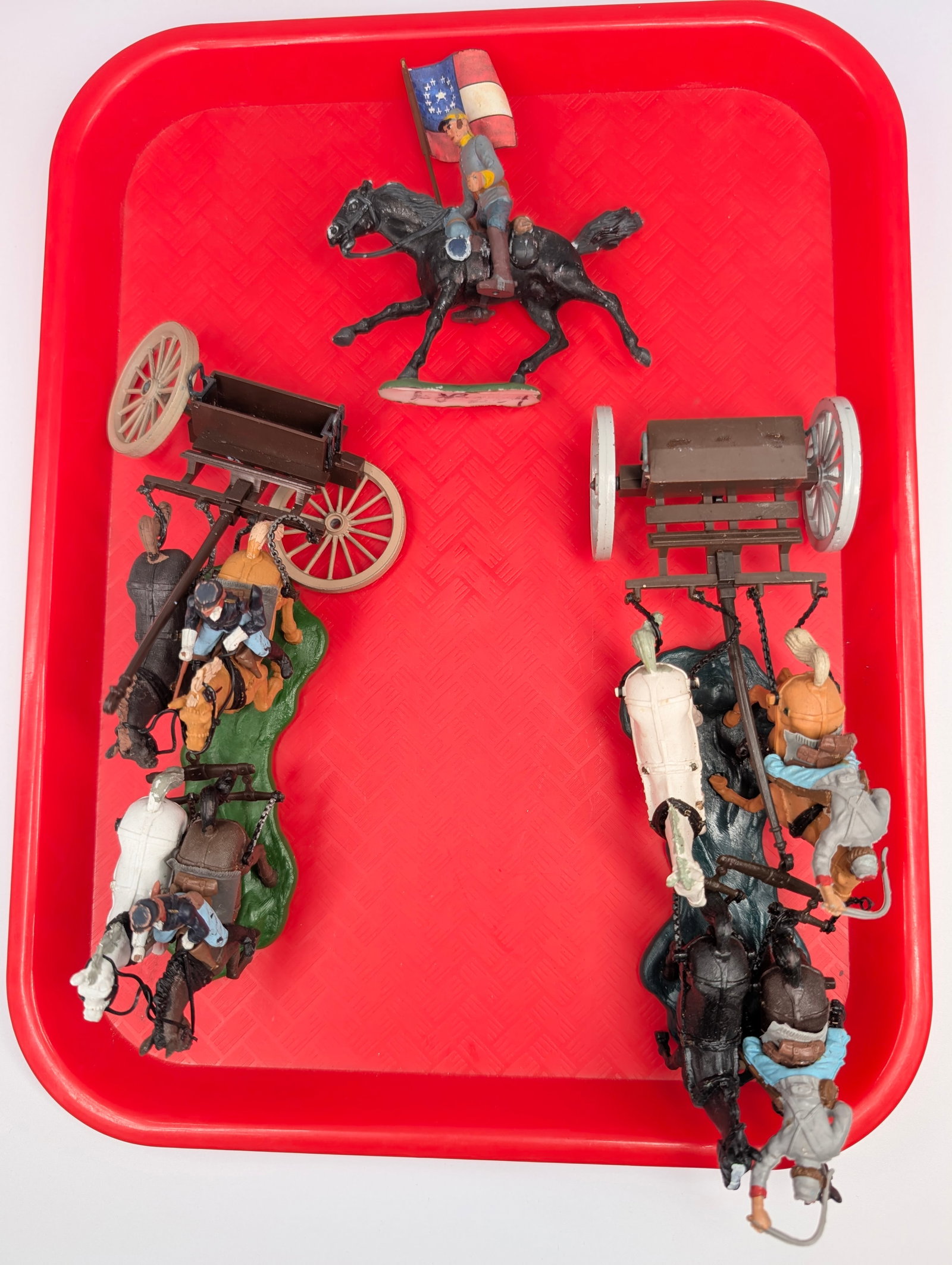 BRITAIN DEETAIL CIVIL WAR SOLDIER HORSE LOT: ALL REMAIN IN FAIR TO GOOD CONDITION, SHOWING SOME WEAR. ONE OF THE LIMBER IS DAMAGE.
