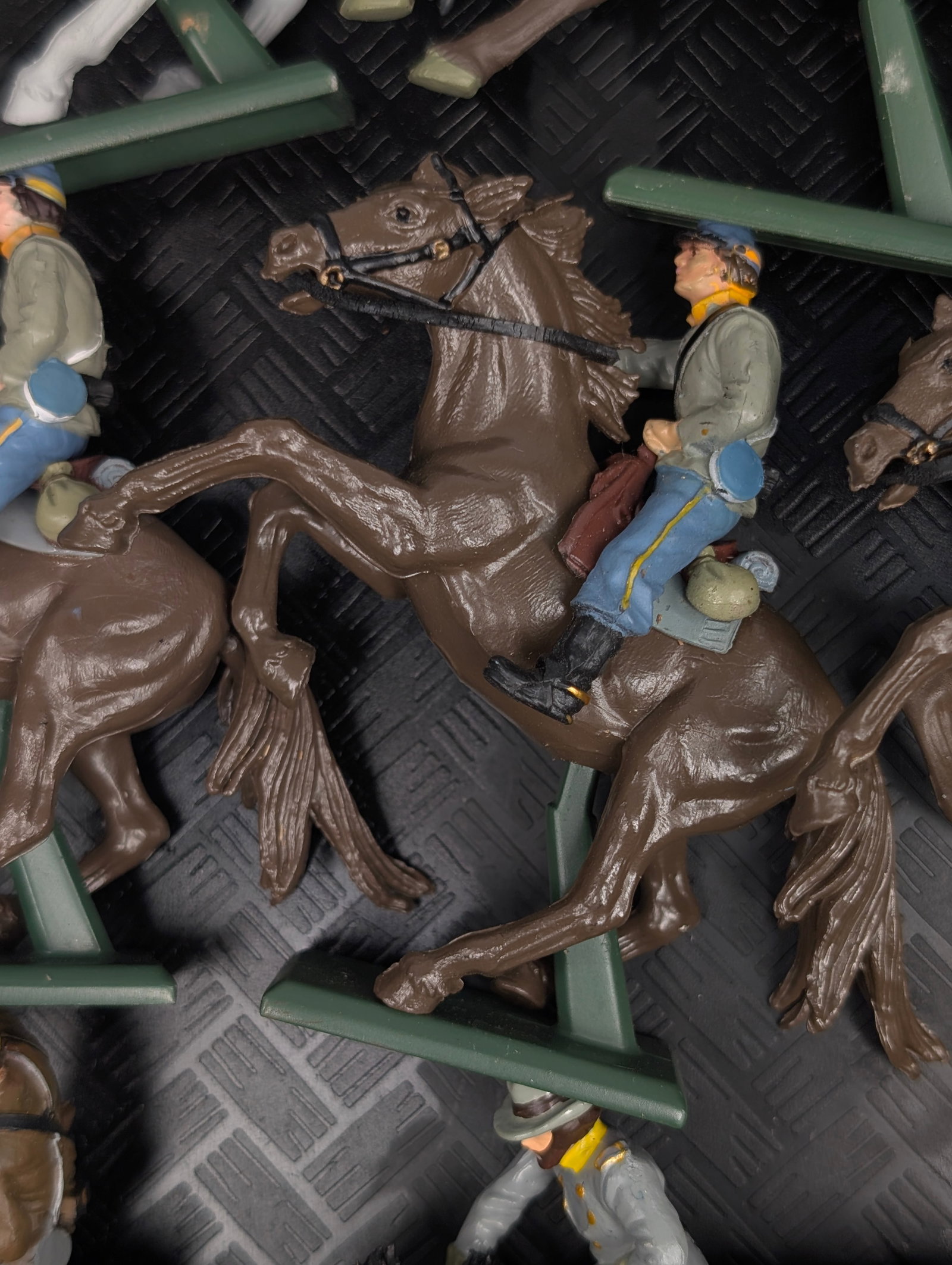 VARIOUS MOUNTED SOLDIERS - 2