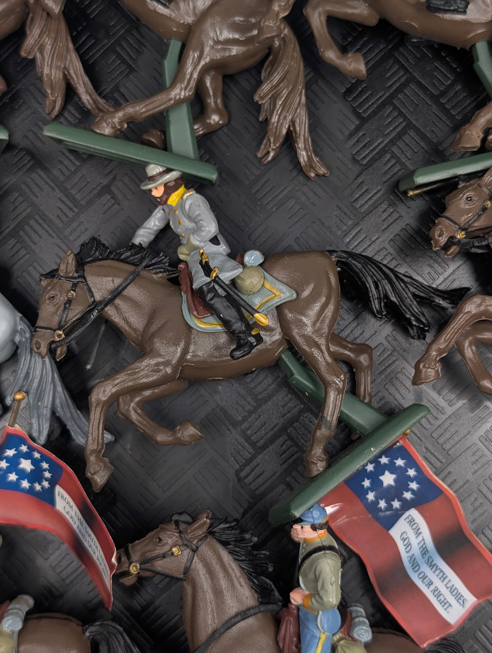 VARIOUS MOUNTED SOLDIERS - 3