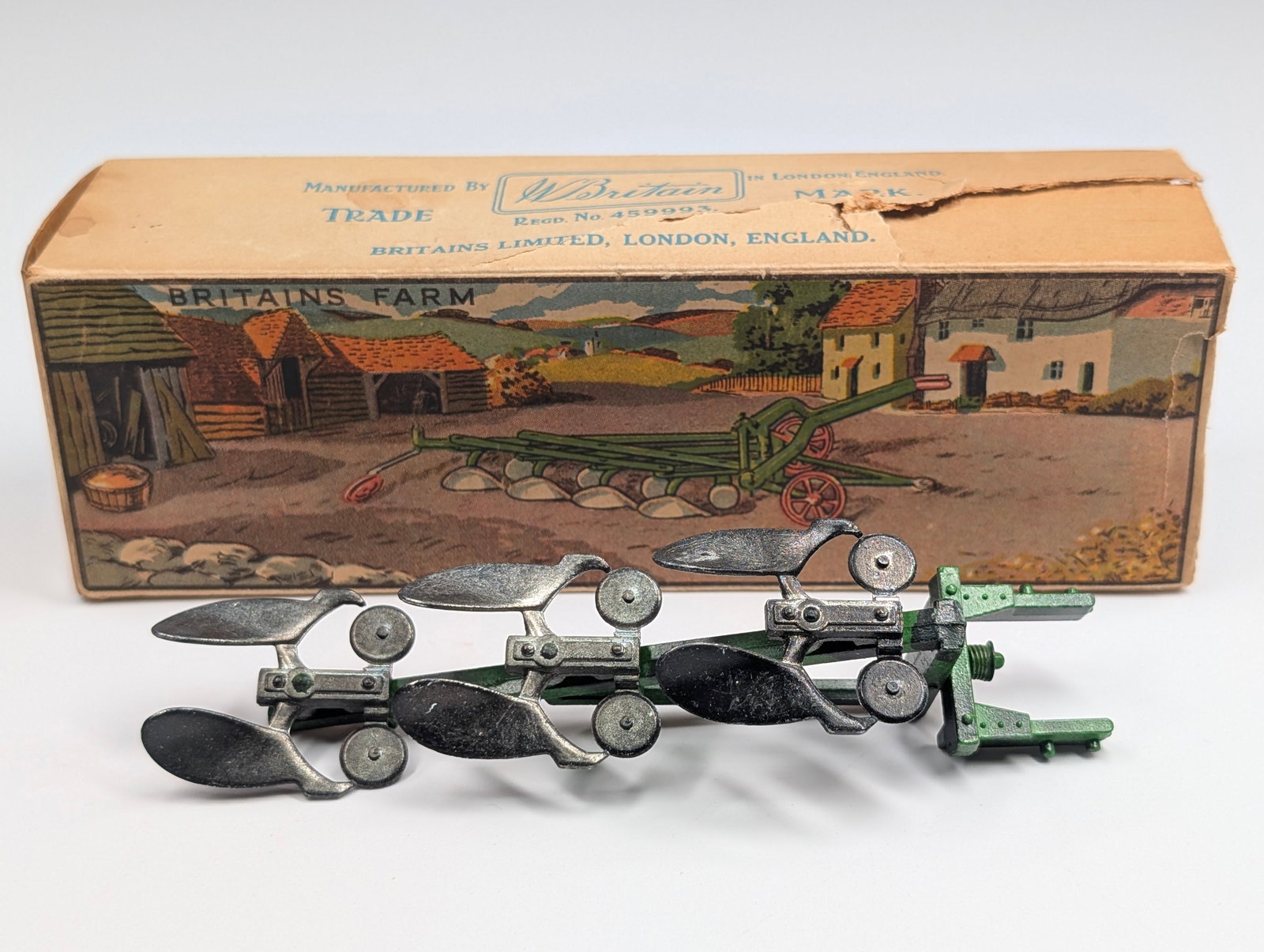 VINTAGE BRITAIN NO. 138F 4-FURROW TRACTOR PLOUGH: REMAINS IN VERY GOOD CONDITION WITH BOX.