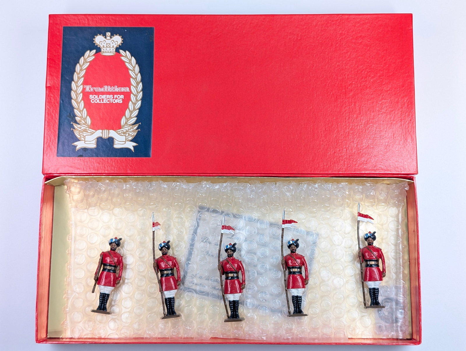 TRADITION COLOURS & ESCORT THE BUFFS EAST KENT REGT.: REMAINS IN VERY GOOD CONDITION WITH BOX.