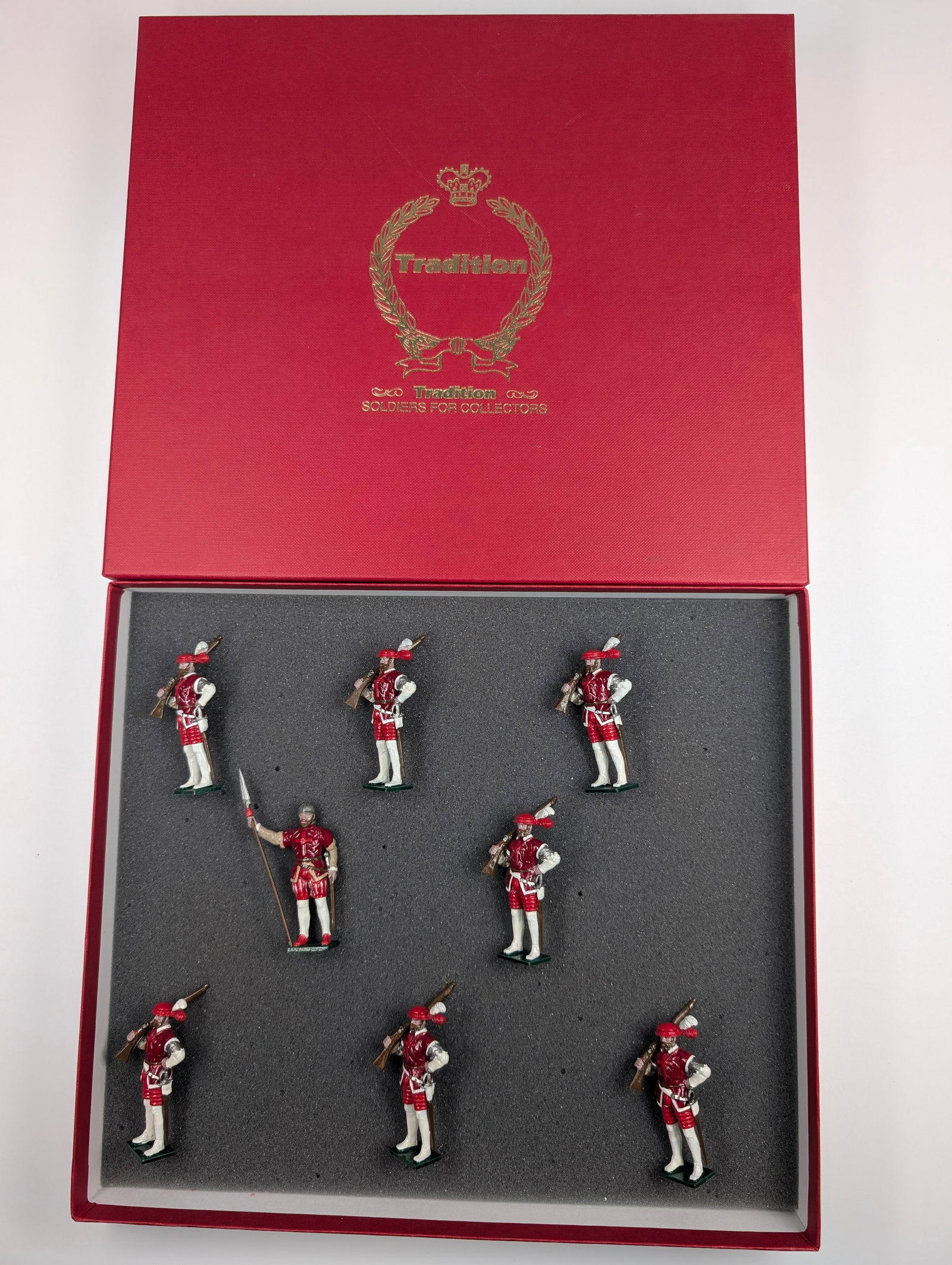 TRADITION NO. MR1 HENRY VIII'S ARMY ARQUEBUSIERS: REMAINS IN VERY GOOD CONDITION WITH BOX.