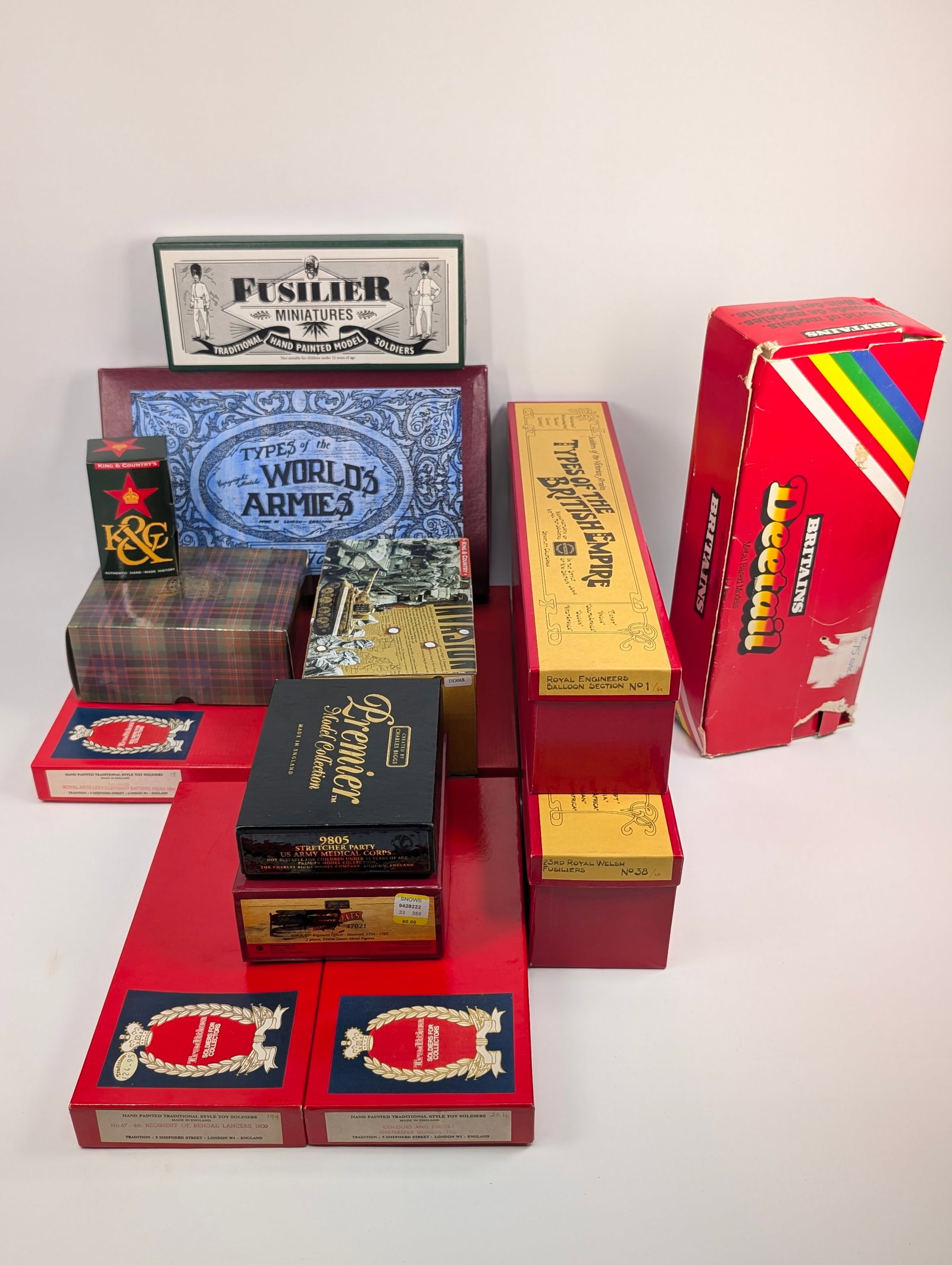 ASSORTMENT OF TOY SOLDIER EMPTY BOXES: ALL REMAIN IN GOOD CONDITION, SHOWING SOME TYPICAL WEAR.