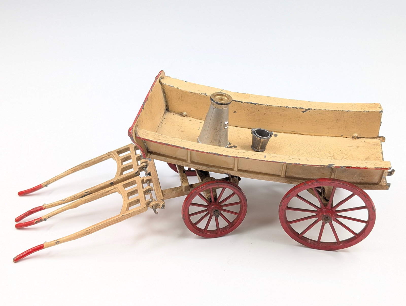 VINTAGE HAND PAINTED LEAD OX CART WAGON (1 of 6)