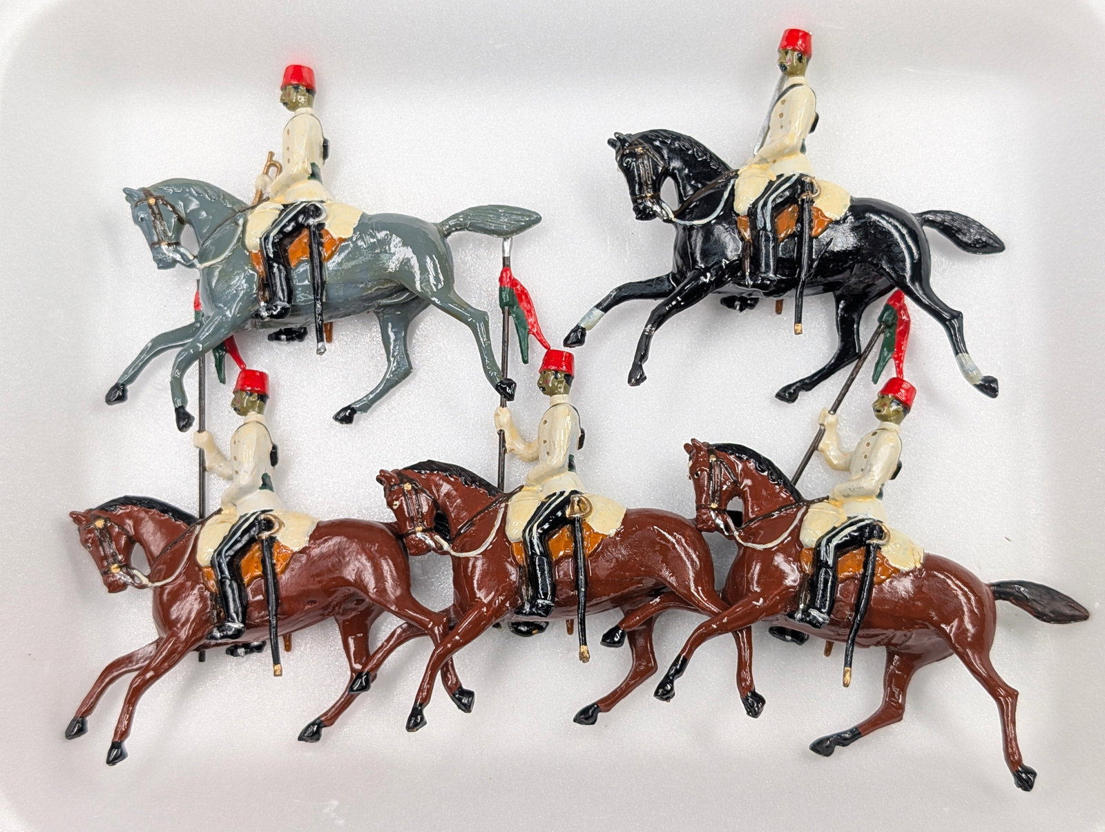 ASSORTED LOT OF VARIOUS HAND PAINTED LEAD SOLDIERS (1 of 5)