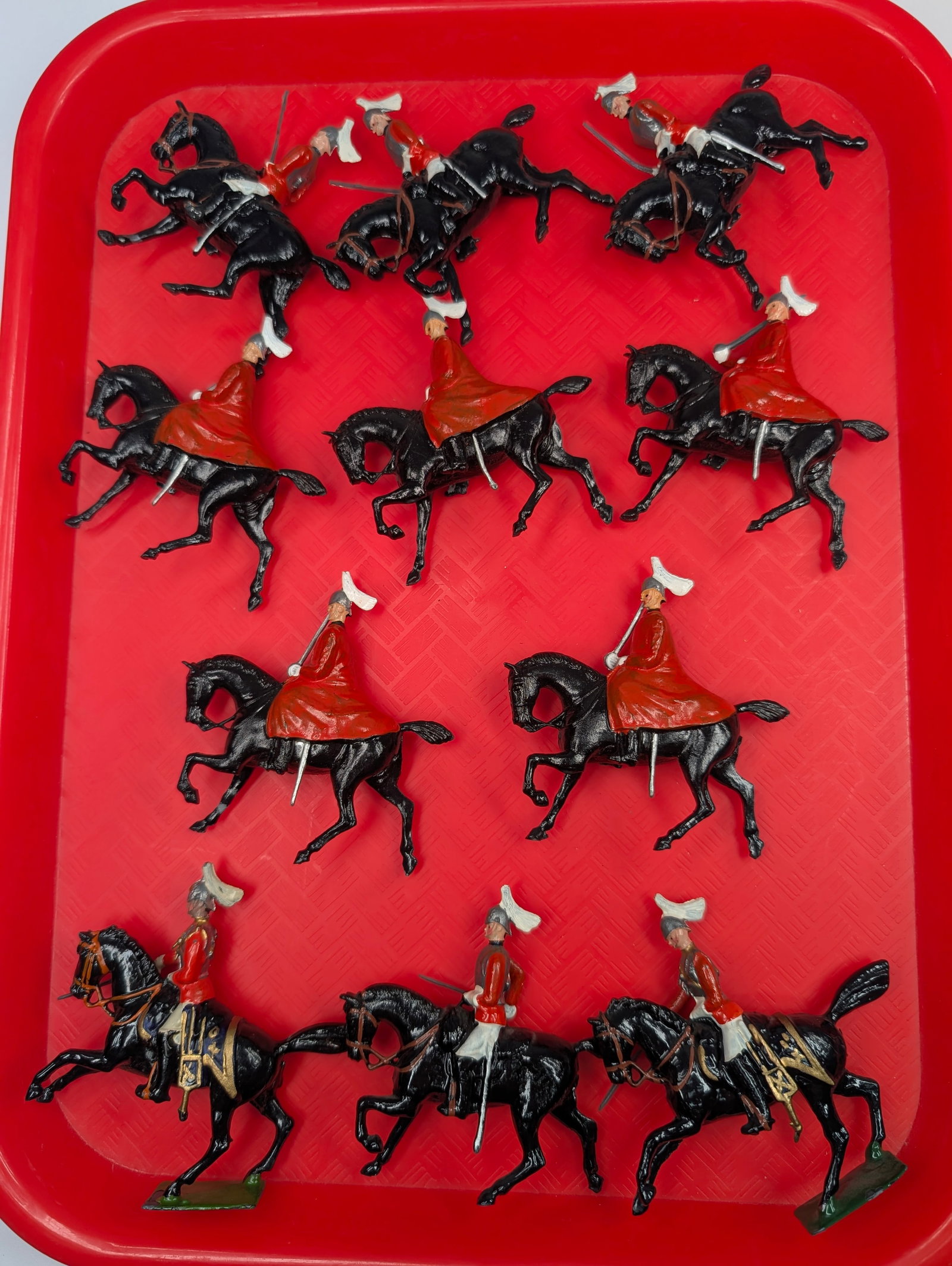 VARIOUS VINTAGE BRITAIN MOUNTED SOLDIERS: ALL REMAIN IN FAIR TO GOOD CONDITION, SHOWING SOME PAINT WEAR.