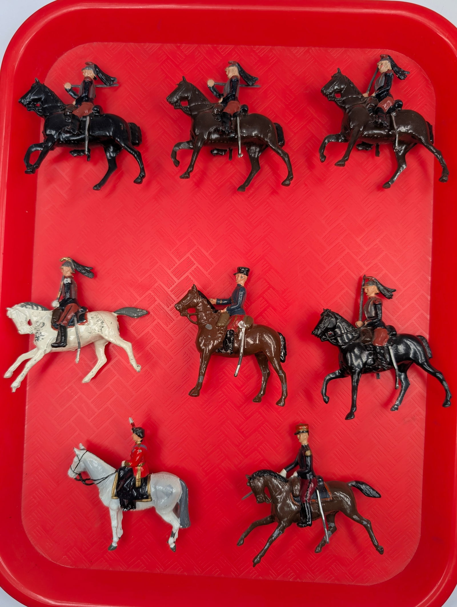 VARIOUS VINTAGE BRITAIN MOUNTED SOLDIERS: ALL REMAIN IN FAIR TO GOOD CONDITION, SHOWING SOME PAINT WEAR.