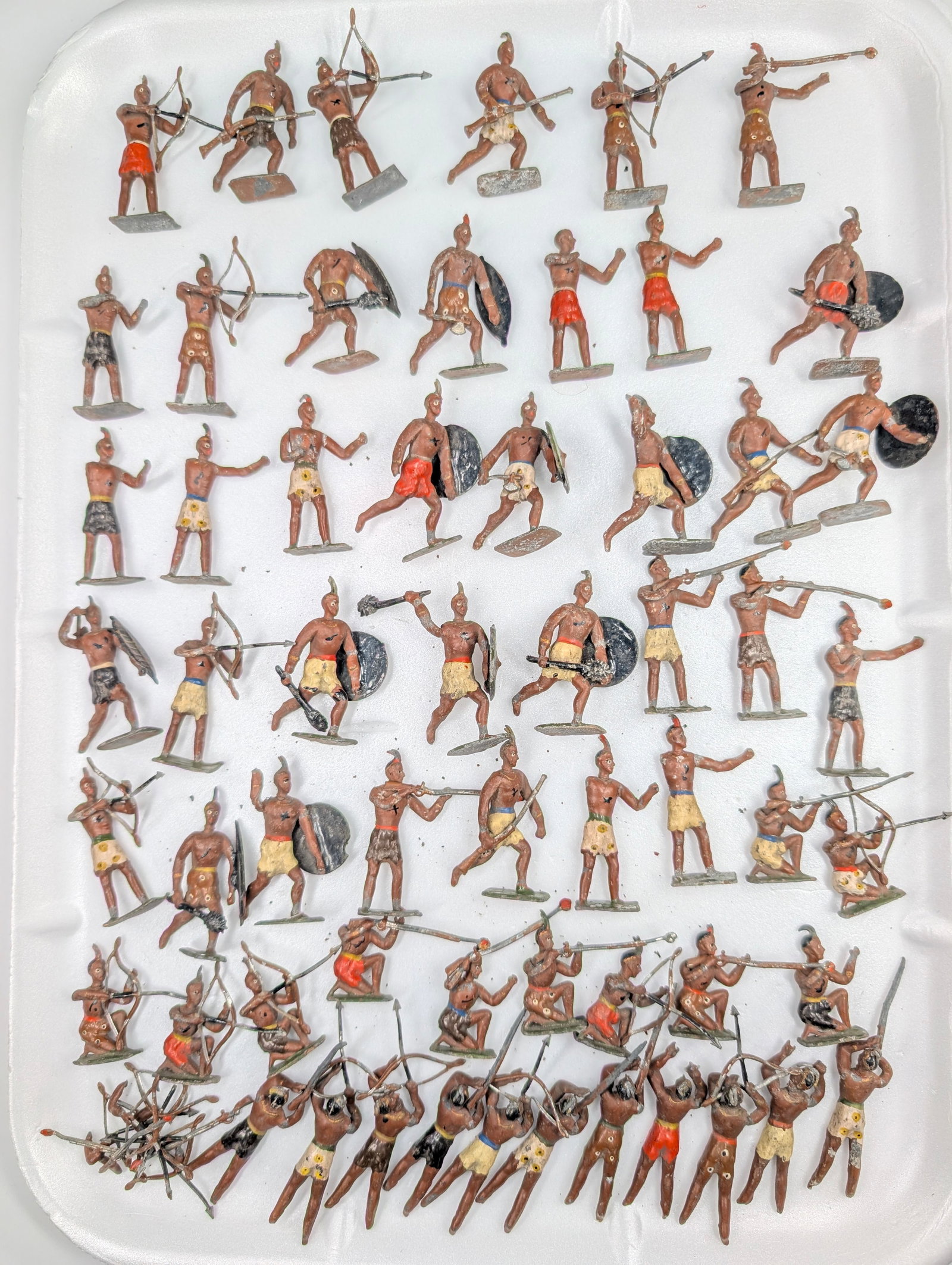 ASSORTED LOT OF VARIOUS HAND PAINTED SOLDIERS: ALL REMAIN IN FAIR TO GOOD CONDITION, SHOWING SOME TYPICAL WEAR.