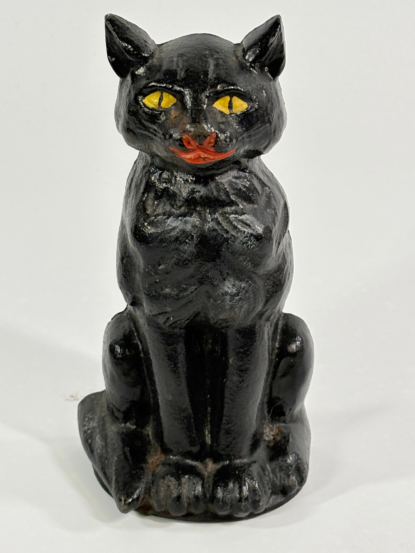 ANTIQUE CAST IRON SITTING CAT DOORSTOP (1 of 4)
