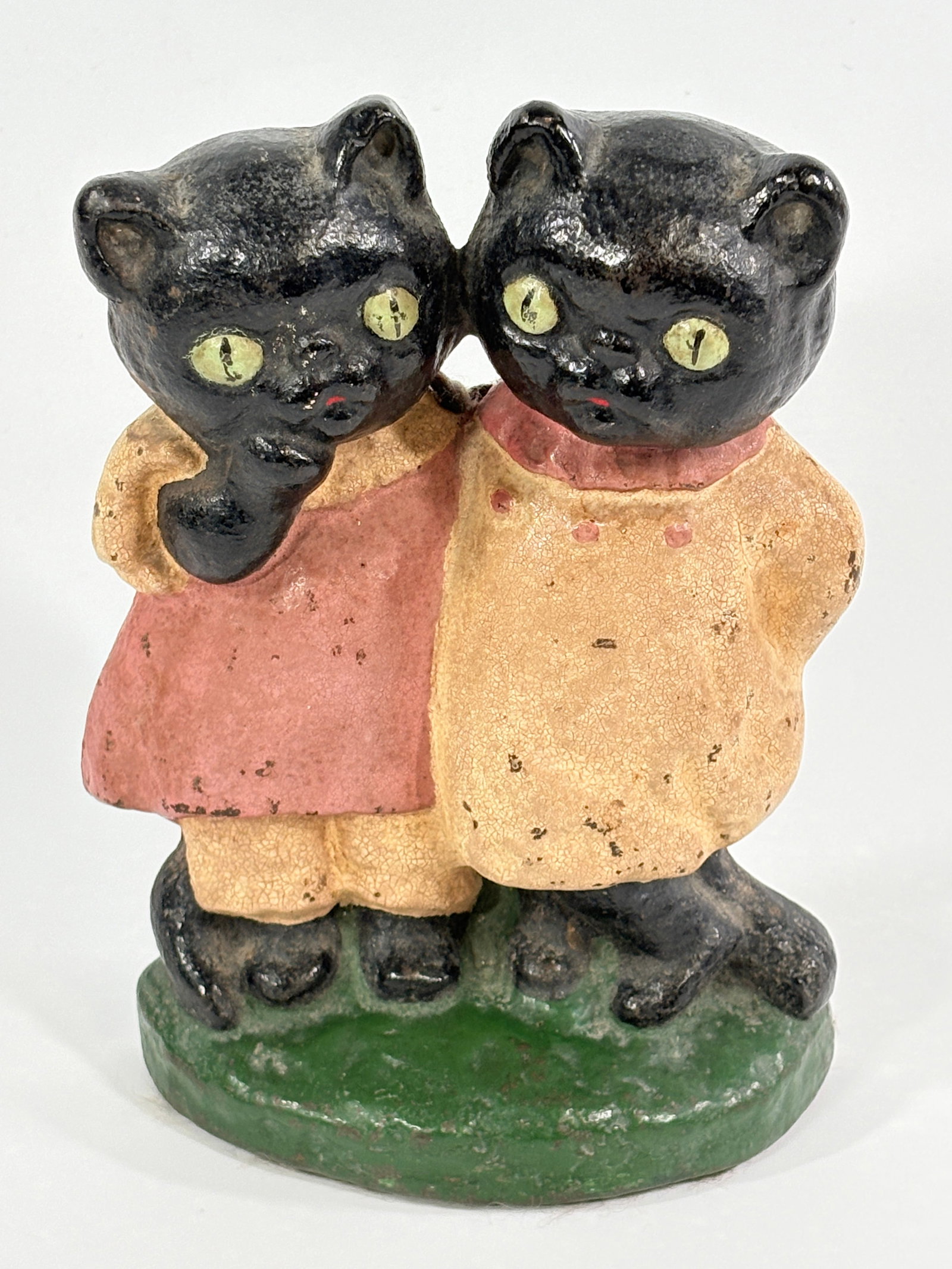 ANTIQUE PAINTED CAST IRON CAT KITTEN DOORSTOP (1 of 4)