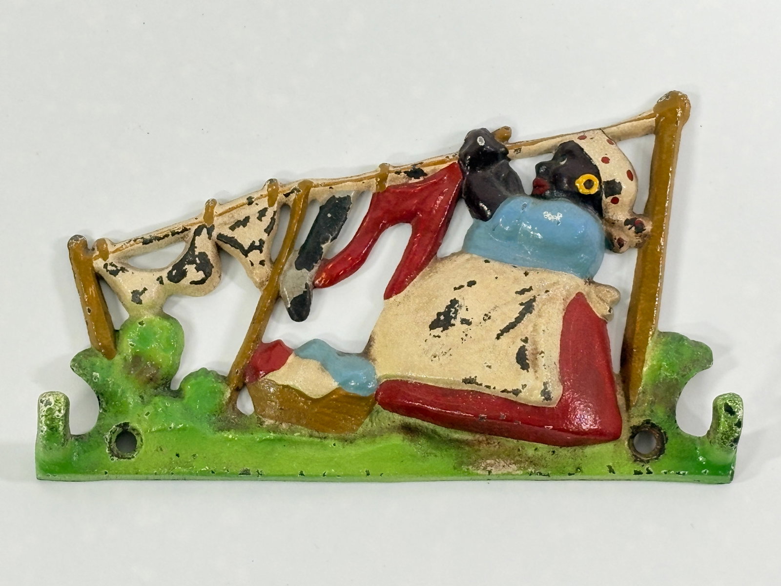 PAINTED CAST IRON BLACK AMERICANA LAUNDRY WALL HOOK (1 of 4)
