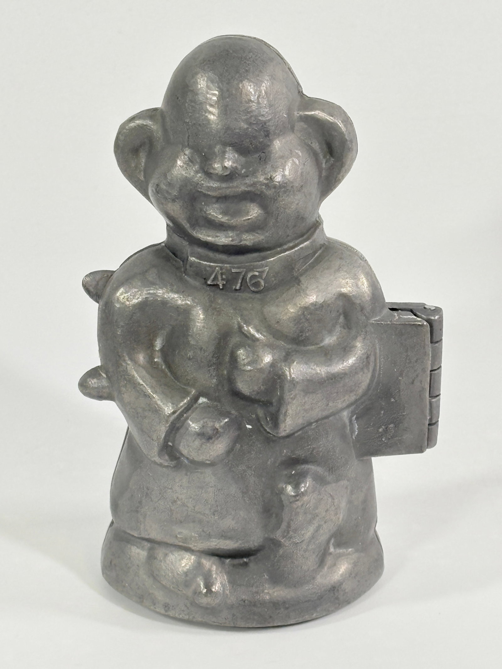 ANTIQUE PEWTER THE YELLOW KID ICE CREAM MOLD (1 of 4)