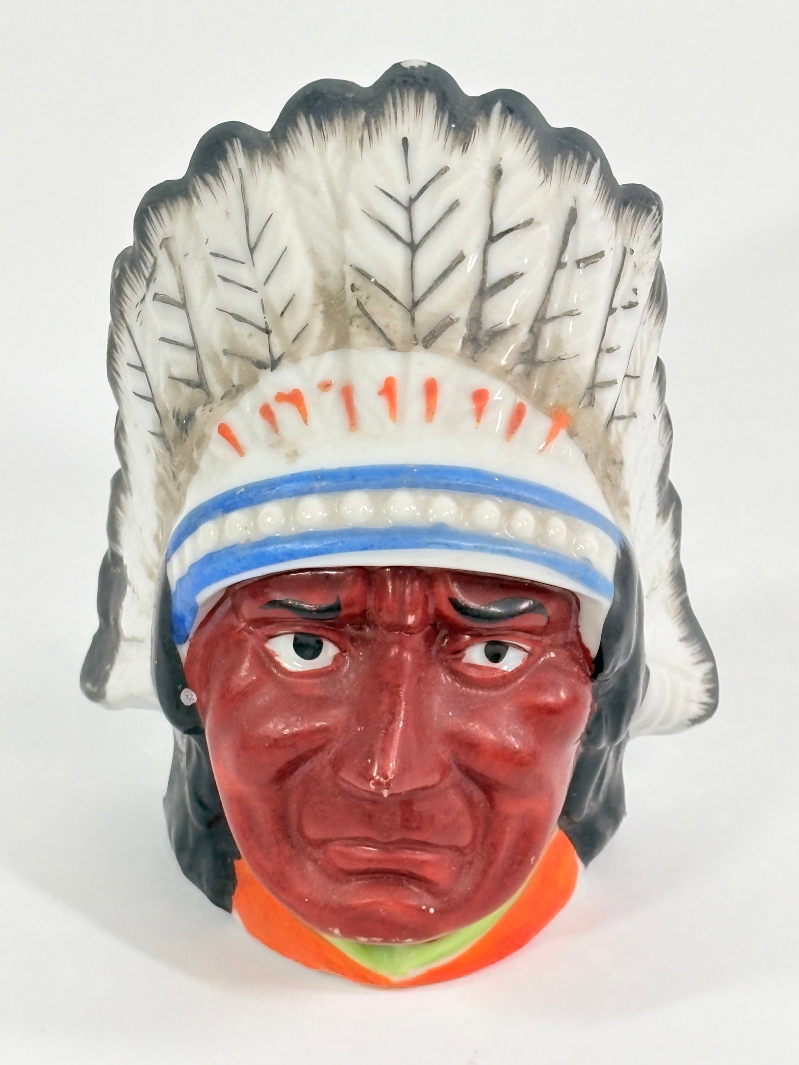 VINTAGE CERAMIC INDIAN CHIEF STILL BANK (1 of 6)