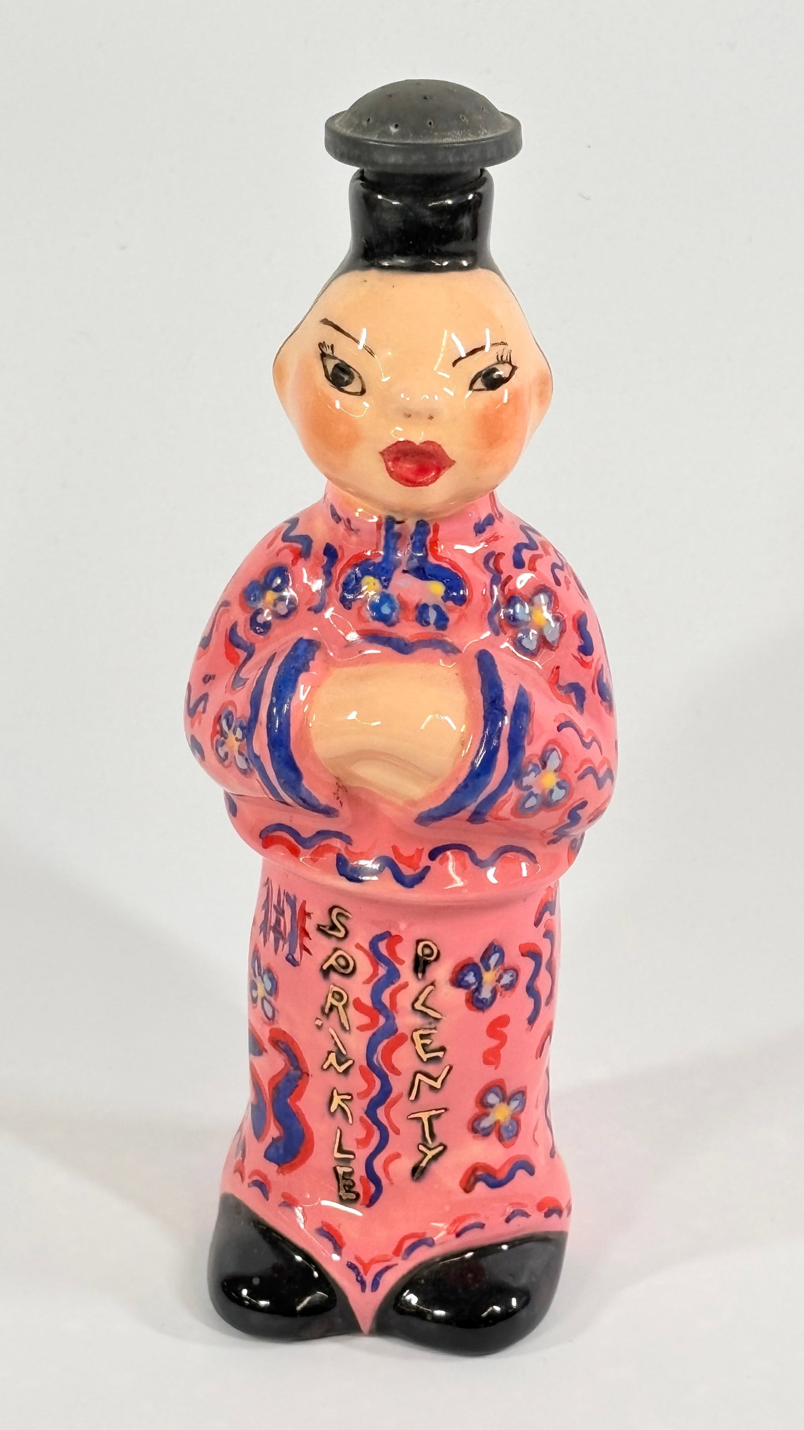 VINTAGE CERAMIC ORIENTAL LAUNDRY SPRINKLER BOTTLE: REMAINS IN GOOD CONDITION, NO CHIPS OR CRACKS.