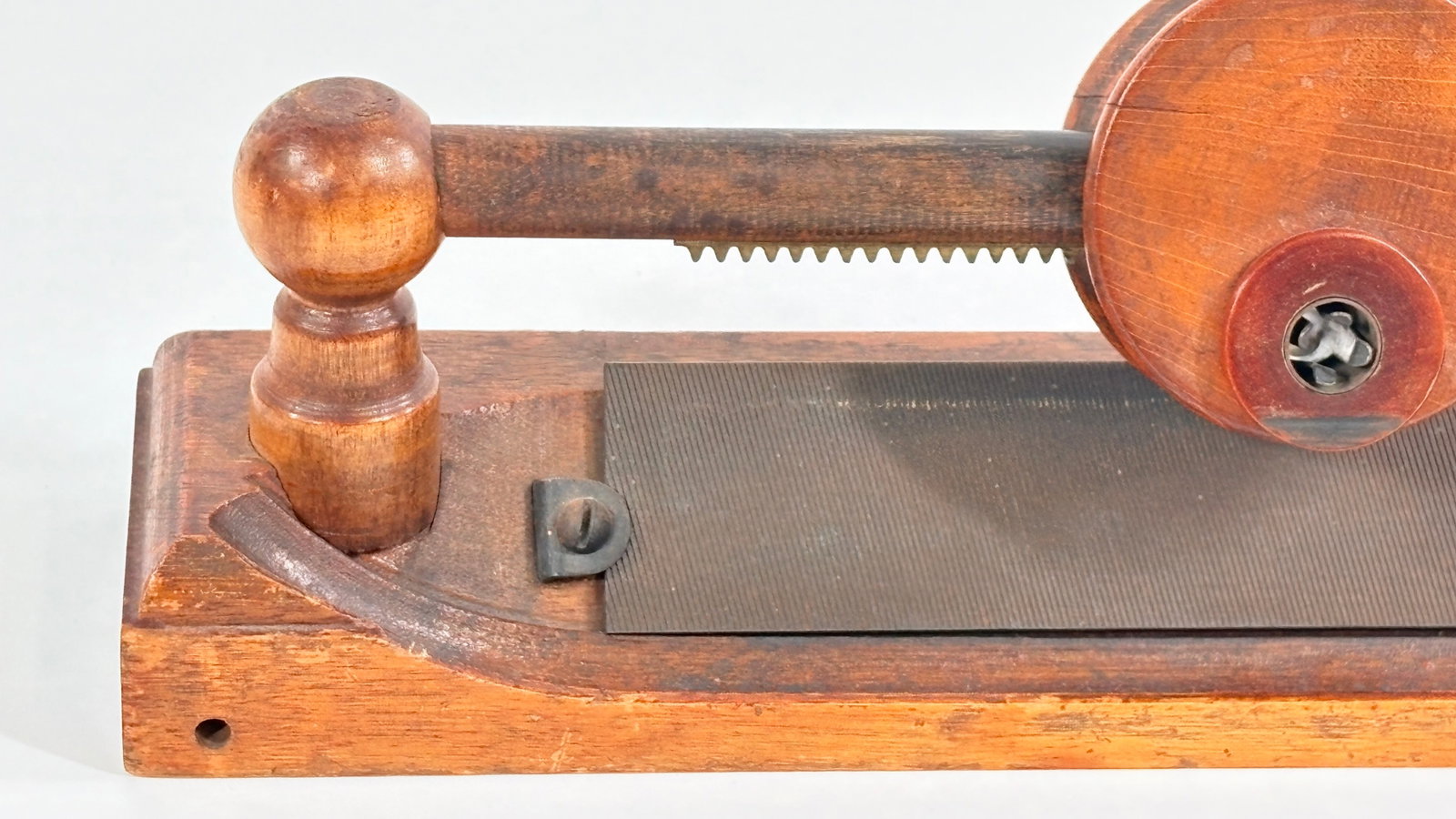 ANTIQUE WOOD HAND PUSH PENCIL POINTER SHARPENER - 2