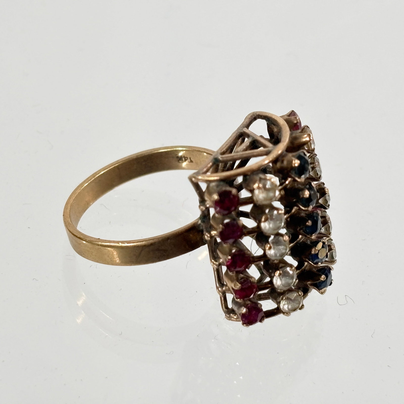14k GOLD LADIES RING: REMAINS IN GOOD CONDITION, NEEDS CLEANED.