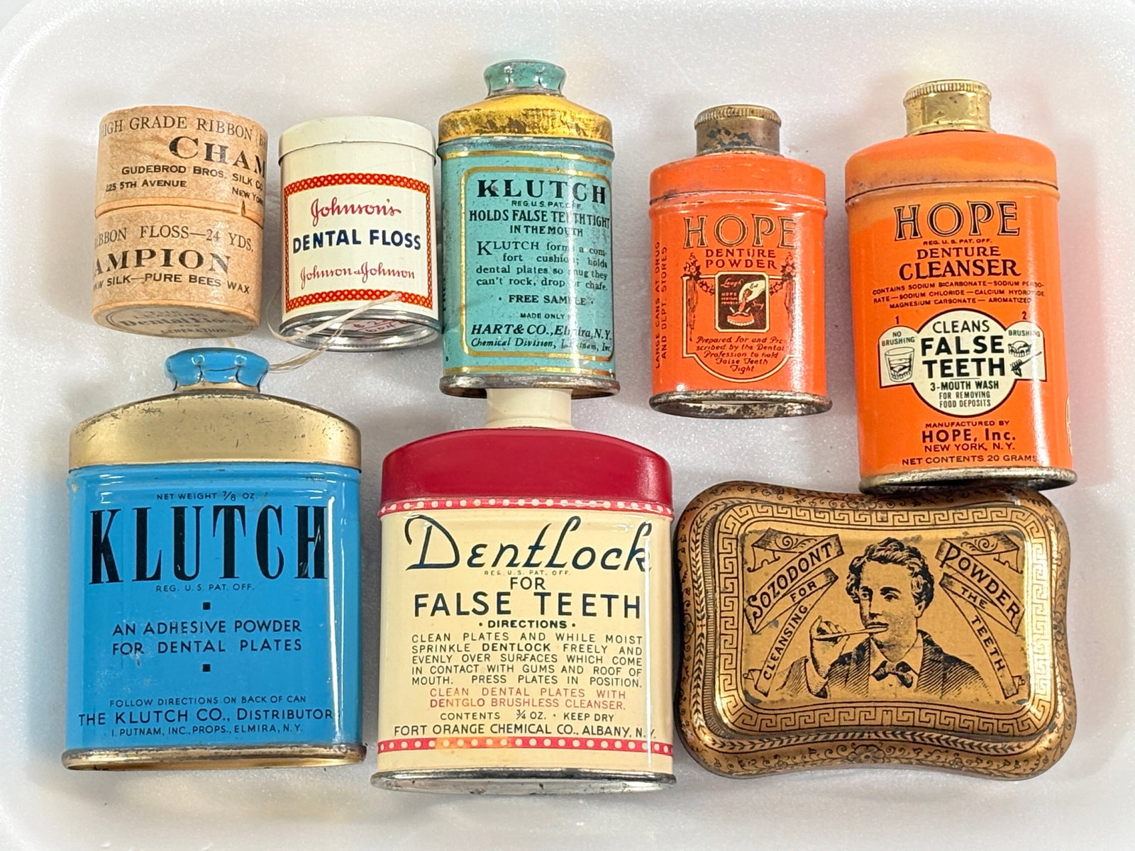 VARIOUS ADVERTISING DENTAL PRODUCT TINS: ALL REMAIN IN GOOD CONDITION, SHOWING SOME TYPICAL WEAR.