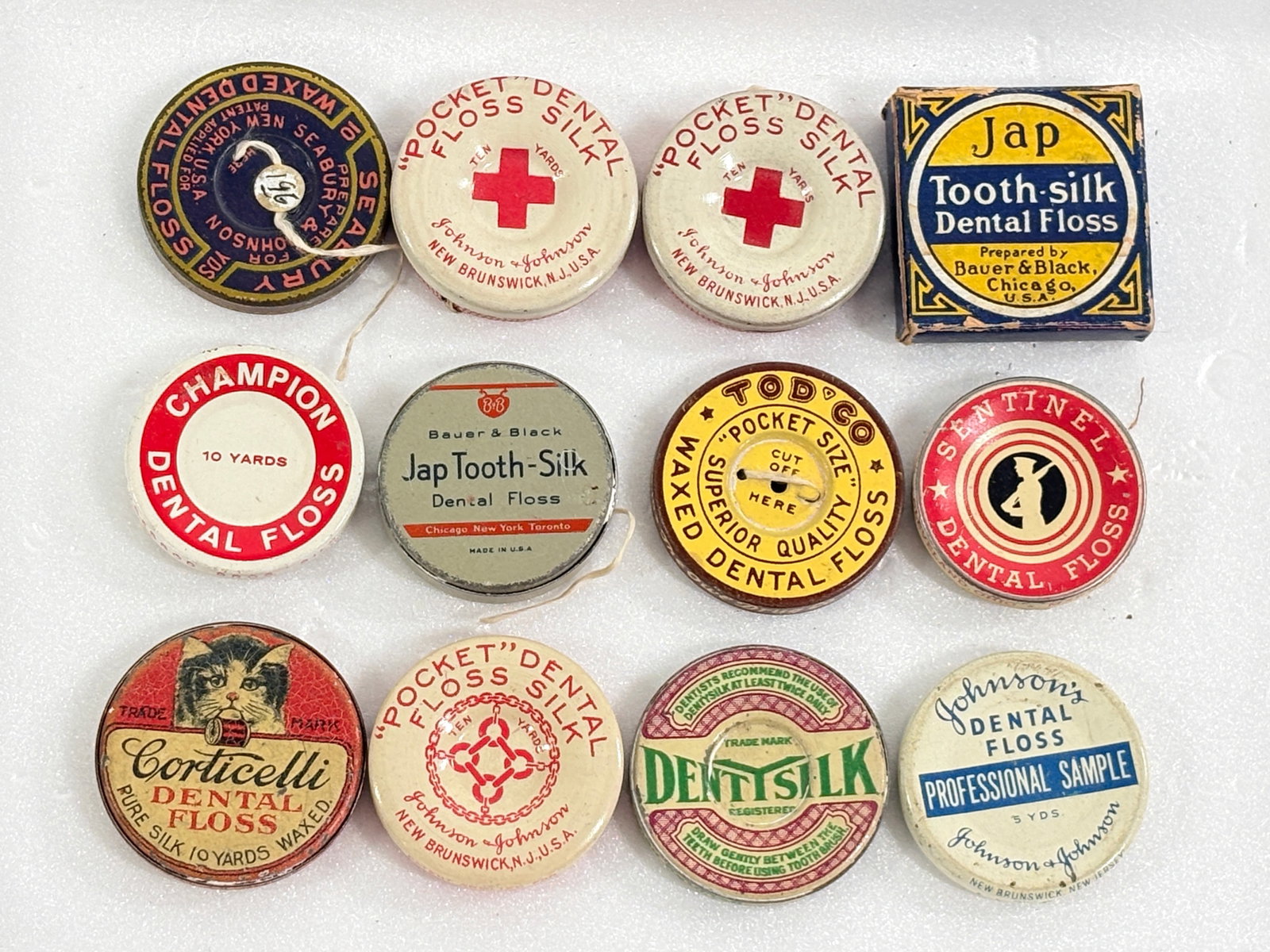VARIOUS ADVERTISING DENTAL PRODUCT TINS: ALL REMAIN IN GOOD CONDITION, SHOWING SOME TYPICAL WEAR.