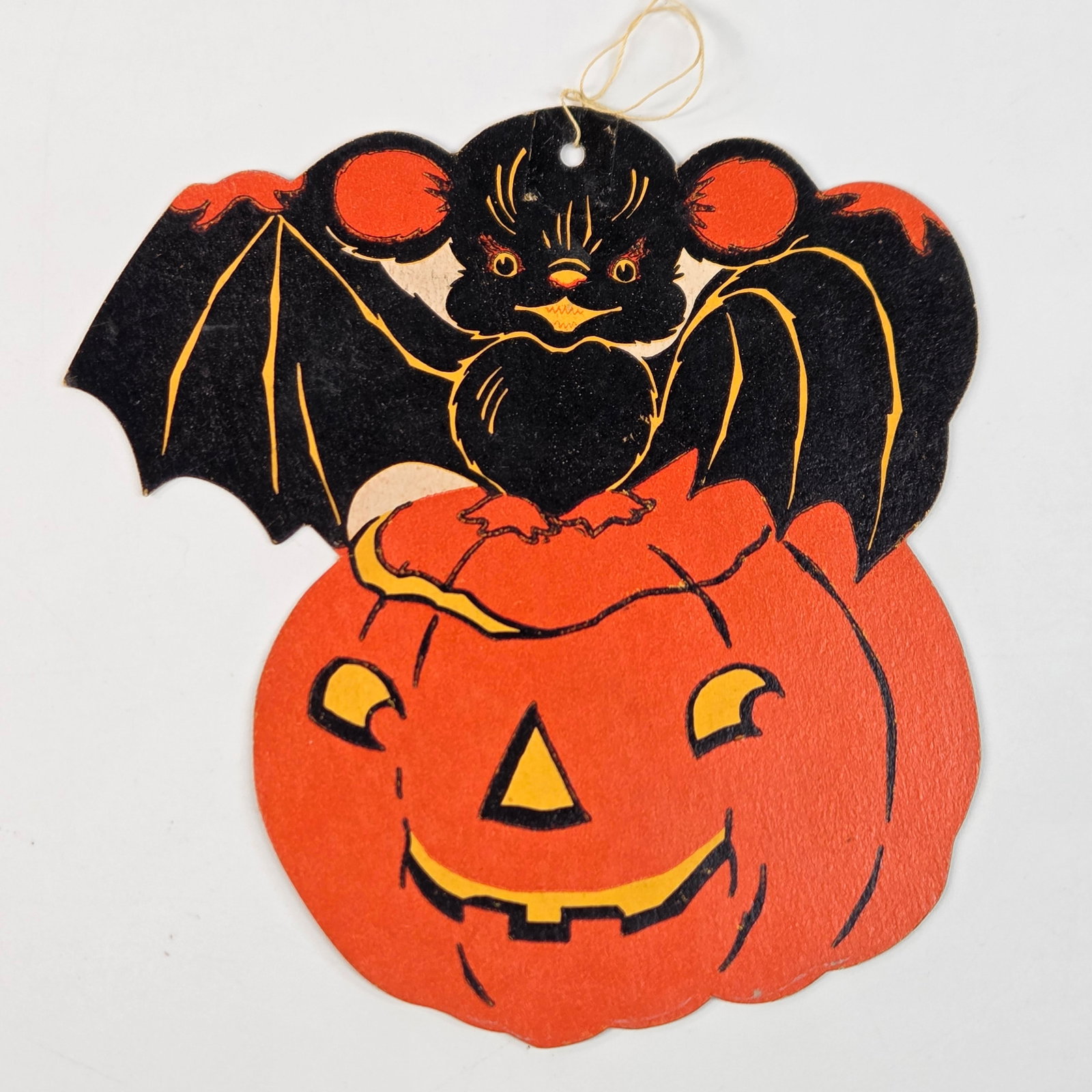 VINTAGE JOL PUMPKIN & BLACK BAT HALLOWEEN DECORATION: REMAINS IN GOOD CONDITION, SHOWING SOME LIGHT WEAR.