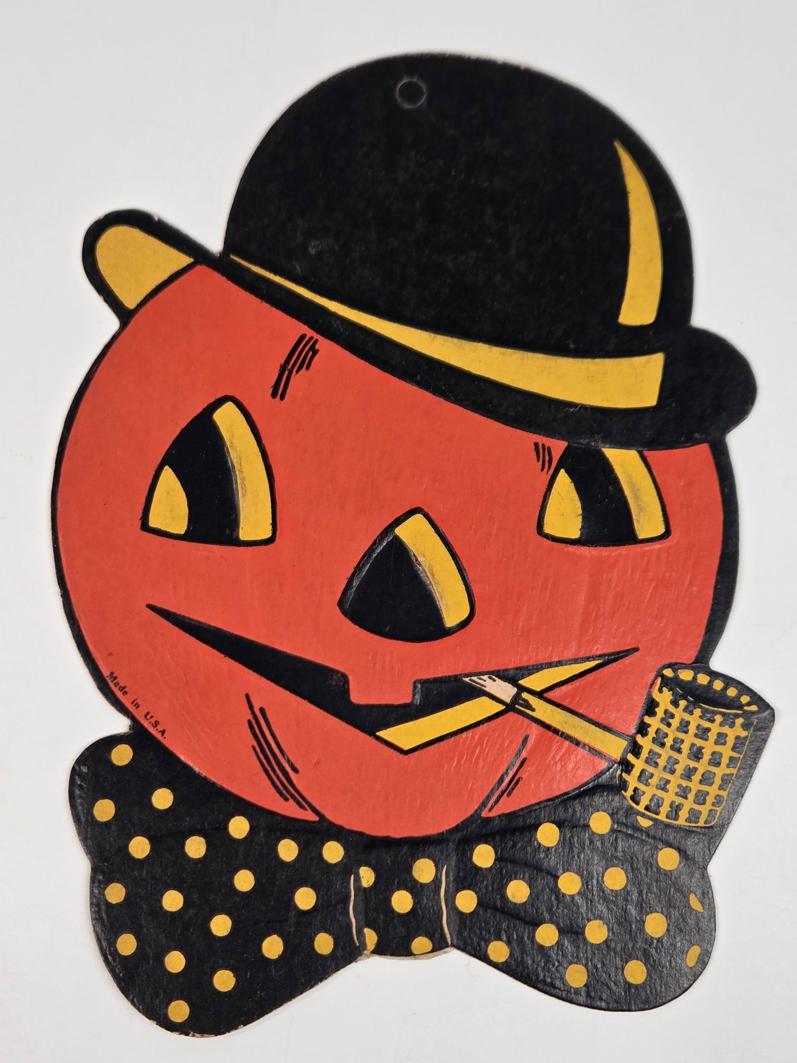 VINTAGE JOL W/ CORNCOB PIPE HALLOWEEN DECORATION: REMAINS IN GOOD CONDITION, SHOWING SOME TYPICAL WEAR.