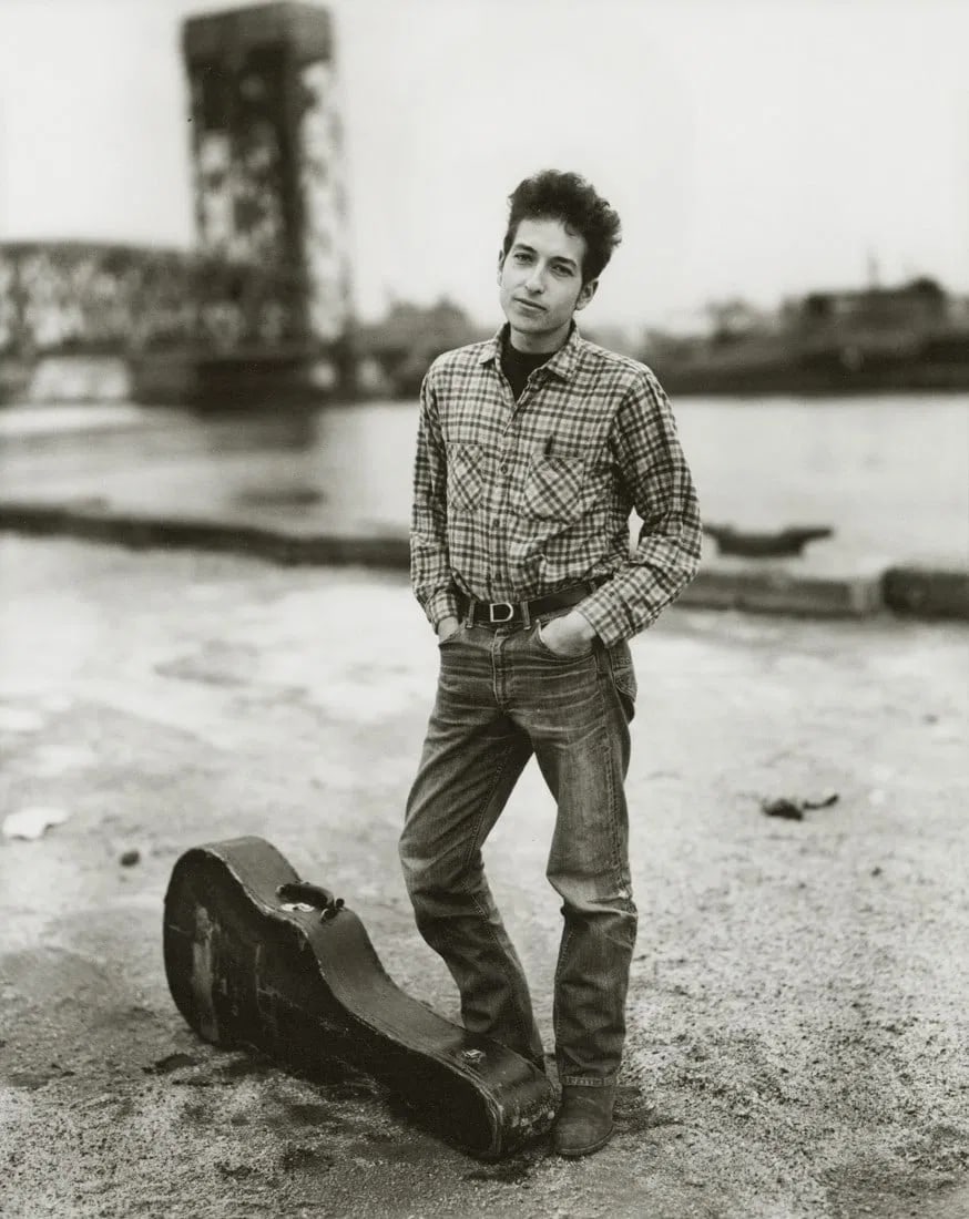 Richard Avedon - Bob Dylan, Harlem 1963: Richard Avedon - Bob Dylan, Harlem 1963. Photolitho. Measures: 8 x 10 inches.