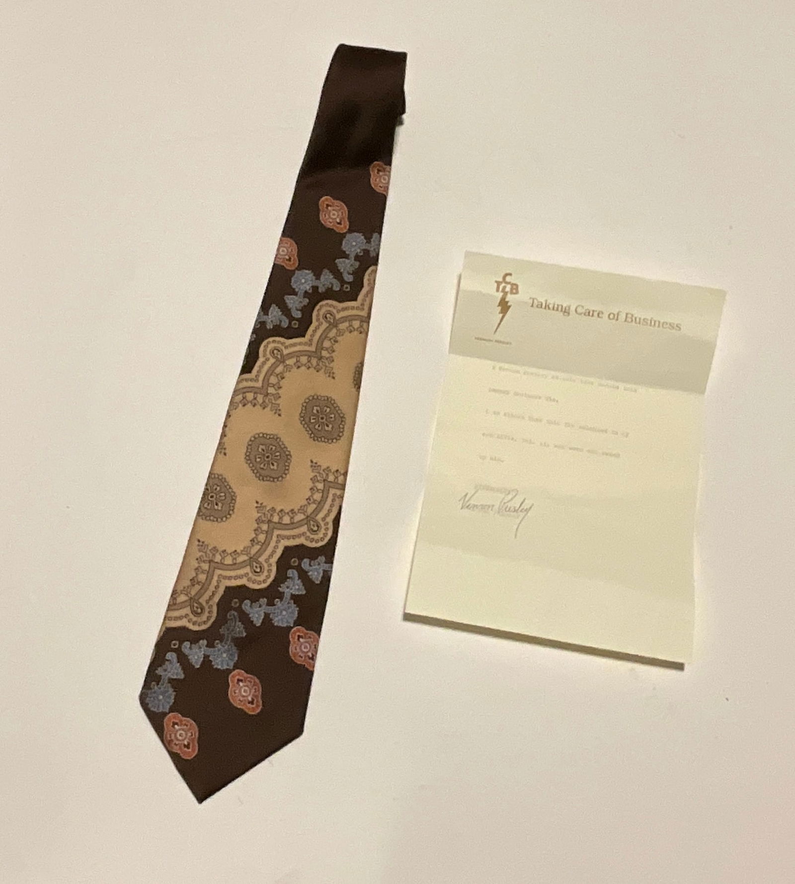ELVIS PRESLEY OWNED AND WORN TIE (1 of 6)