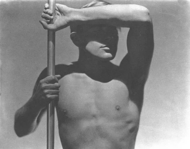 George Hoyningen-Huene - Horst: George Hoyningen-Huene - Horst. Gravure Print. Measures: 7 x 5 1/2 inches.