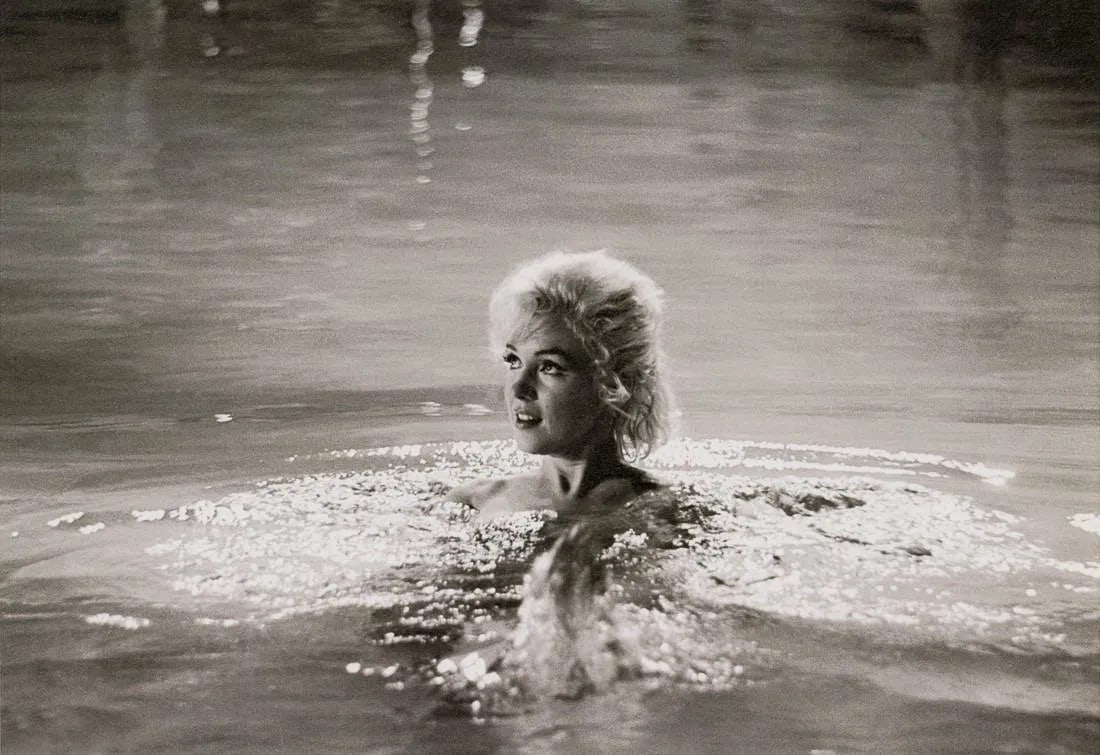 Lawrence Schiller - Marilyn Monroe: Lawrence Schiller - Marilyn Monroe. Photolitho. Measures: 9 x 6 inches.