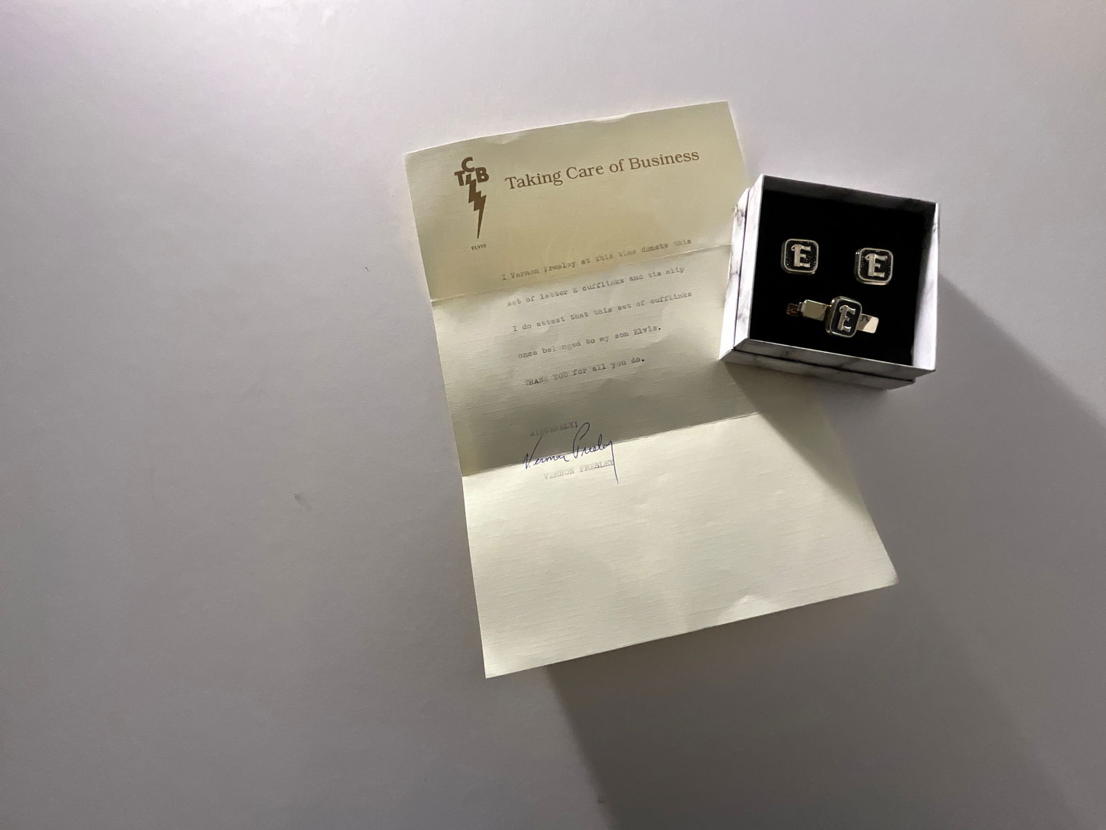 Elvis Presley owned / worn cufflinks “E?? TCB LETTER (1 of 2)