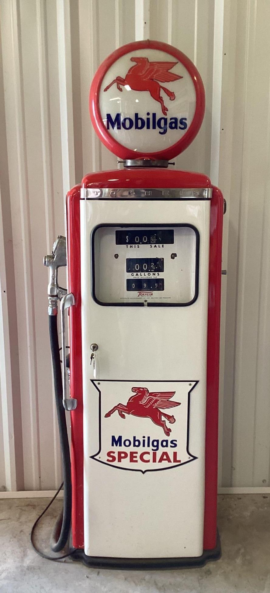 Mobil Tokheim 39 Gasoline Pump (1 of 6)