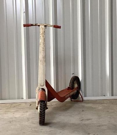 Original "Ball Bearing" Scooter: Original "Ball Bearing" scooter. Presents with great original paint and works well. Measures 41x66x31.